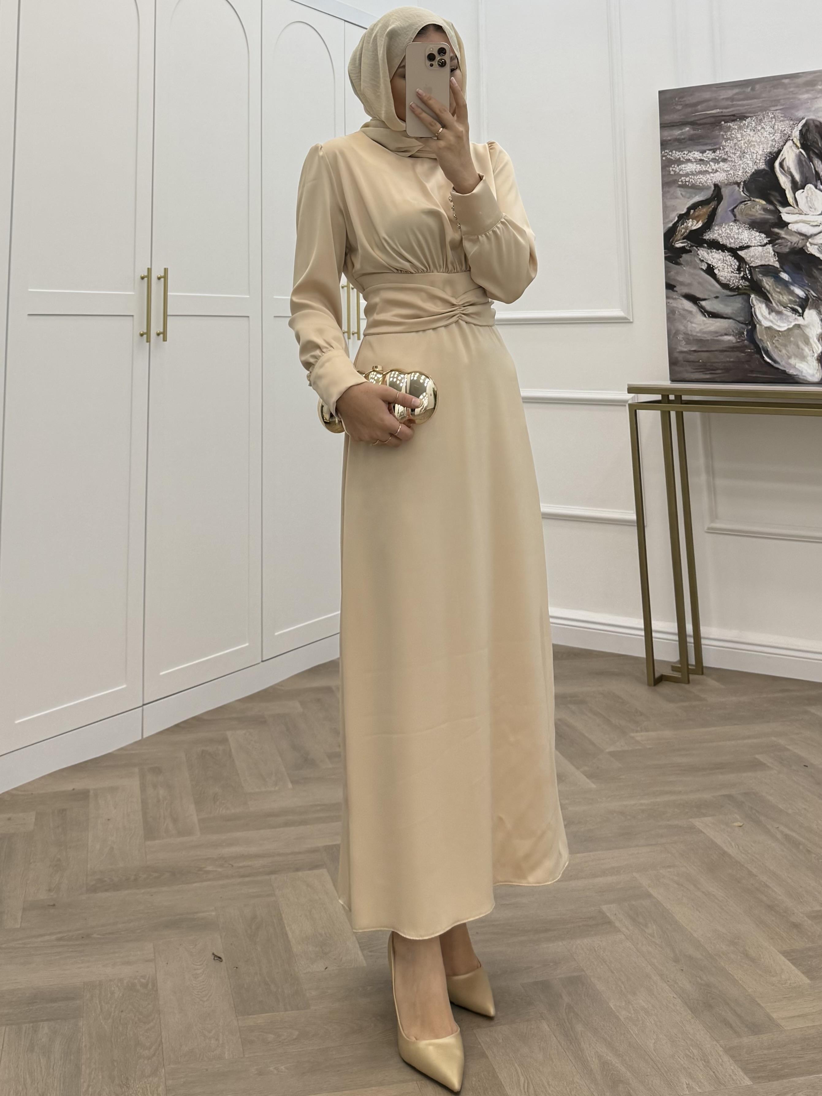 TAŞ TOKALI SATEN ELBİSE BEJ