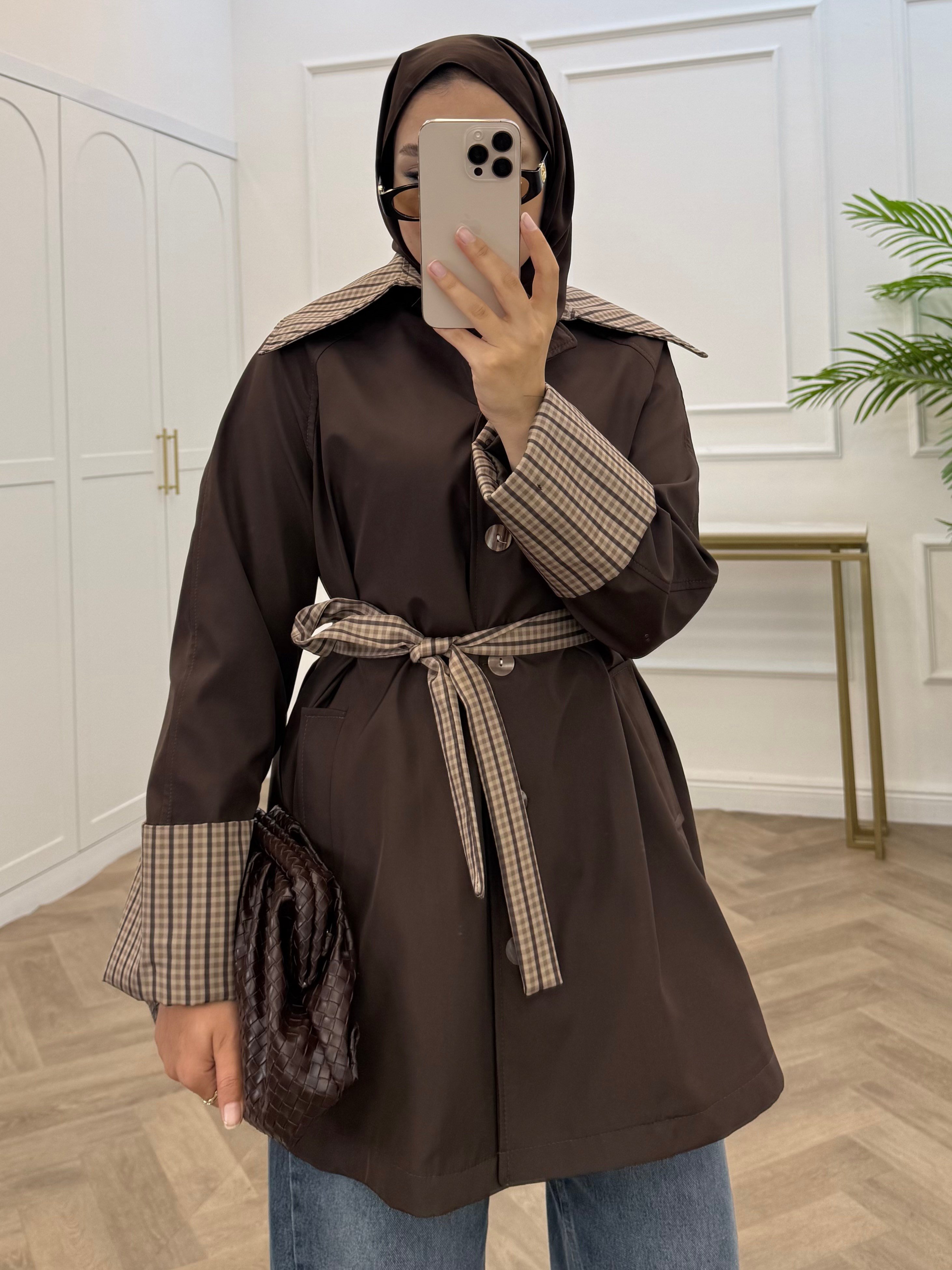 YAKASI EKOSE DESENLİ TRENÇKOT KAHVE
