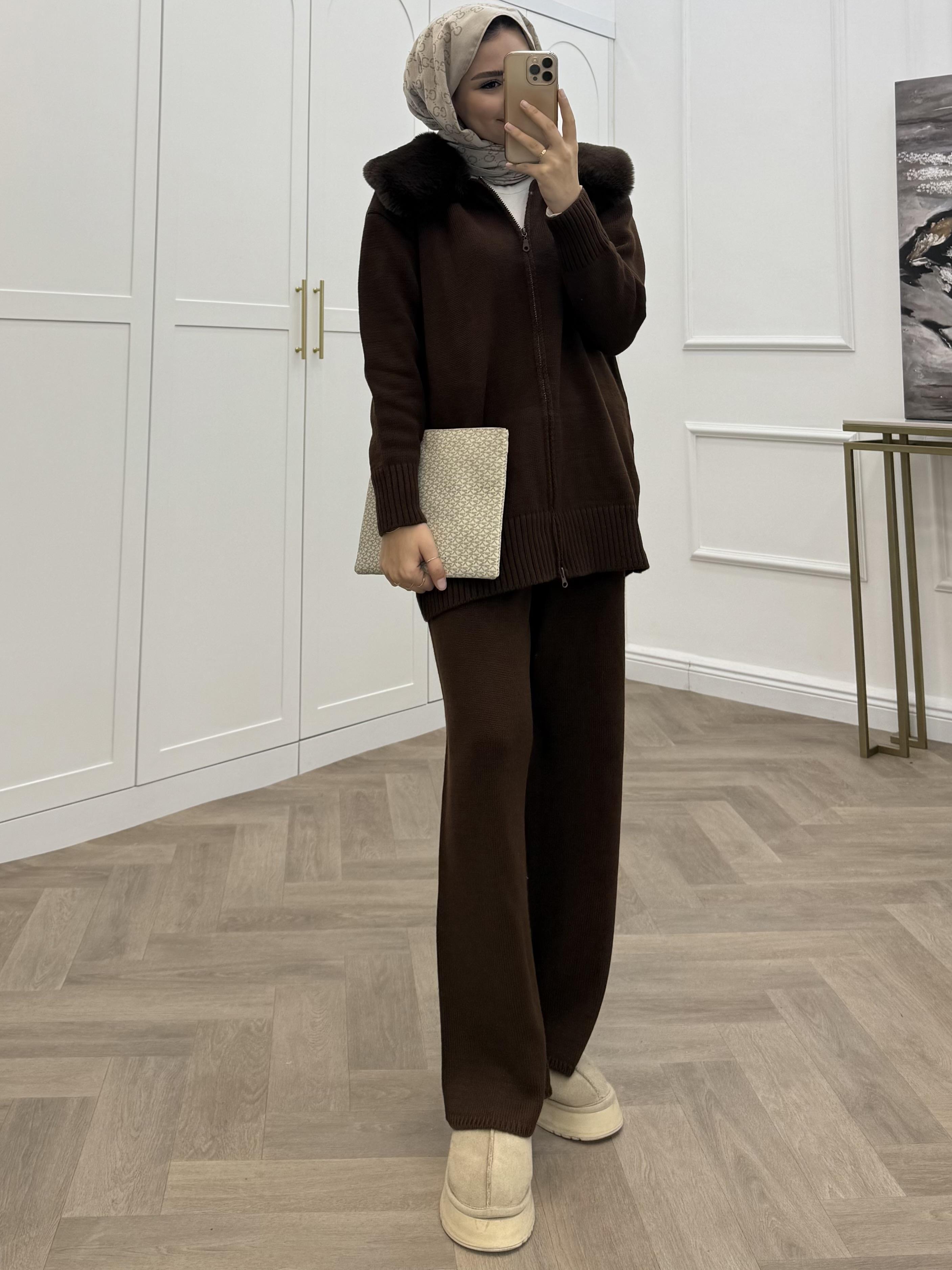 YAKASI KÜRKLÜ TRİKO TAKIM ACI KAHVE