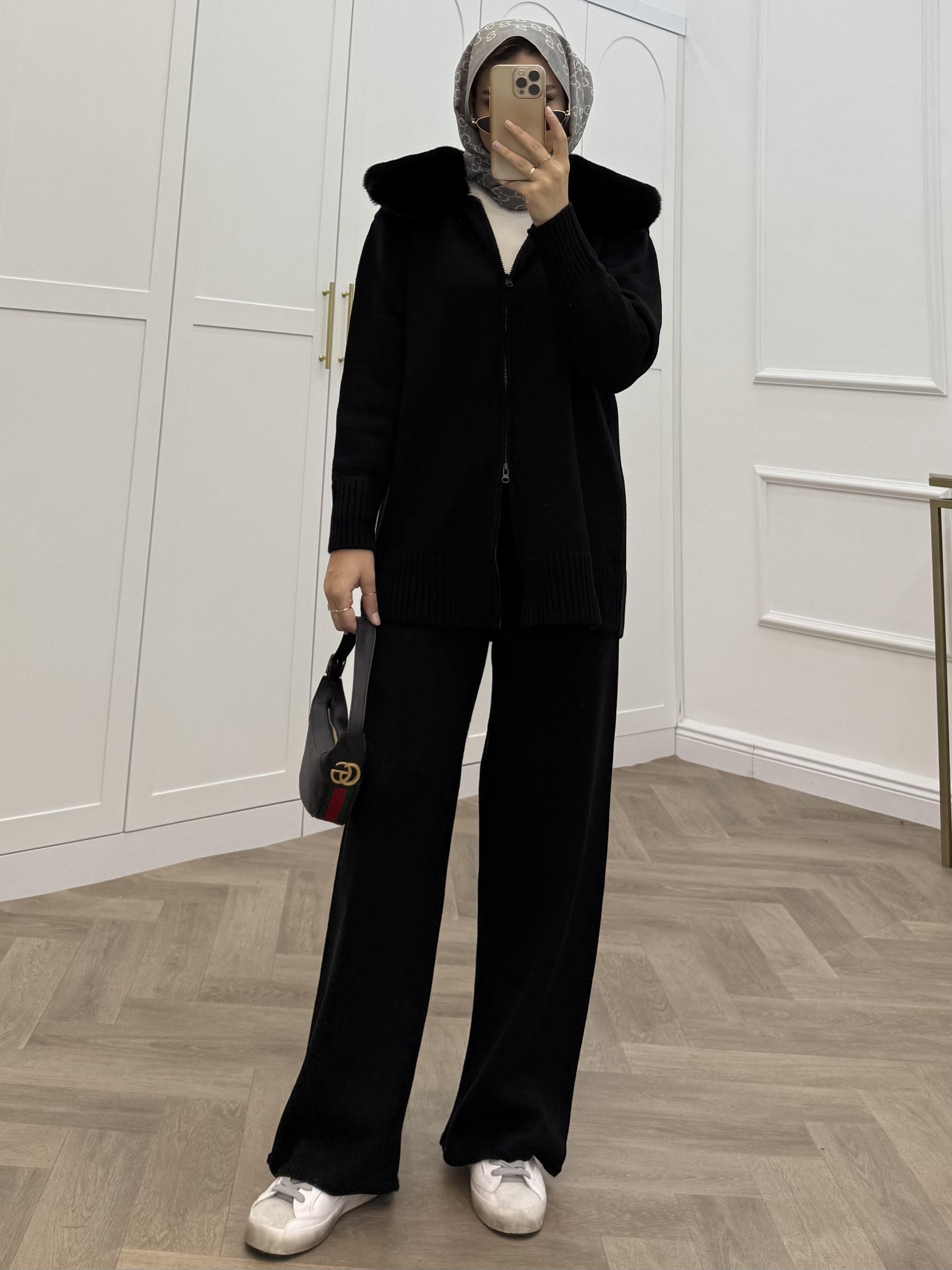 YAKASI KÜRKLÜ TRİKO TAKIM SİYAH