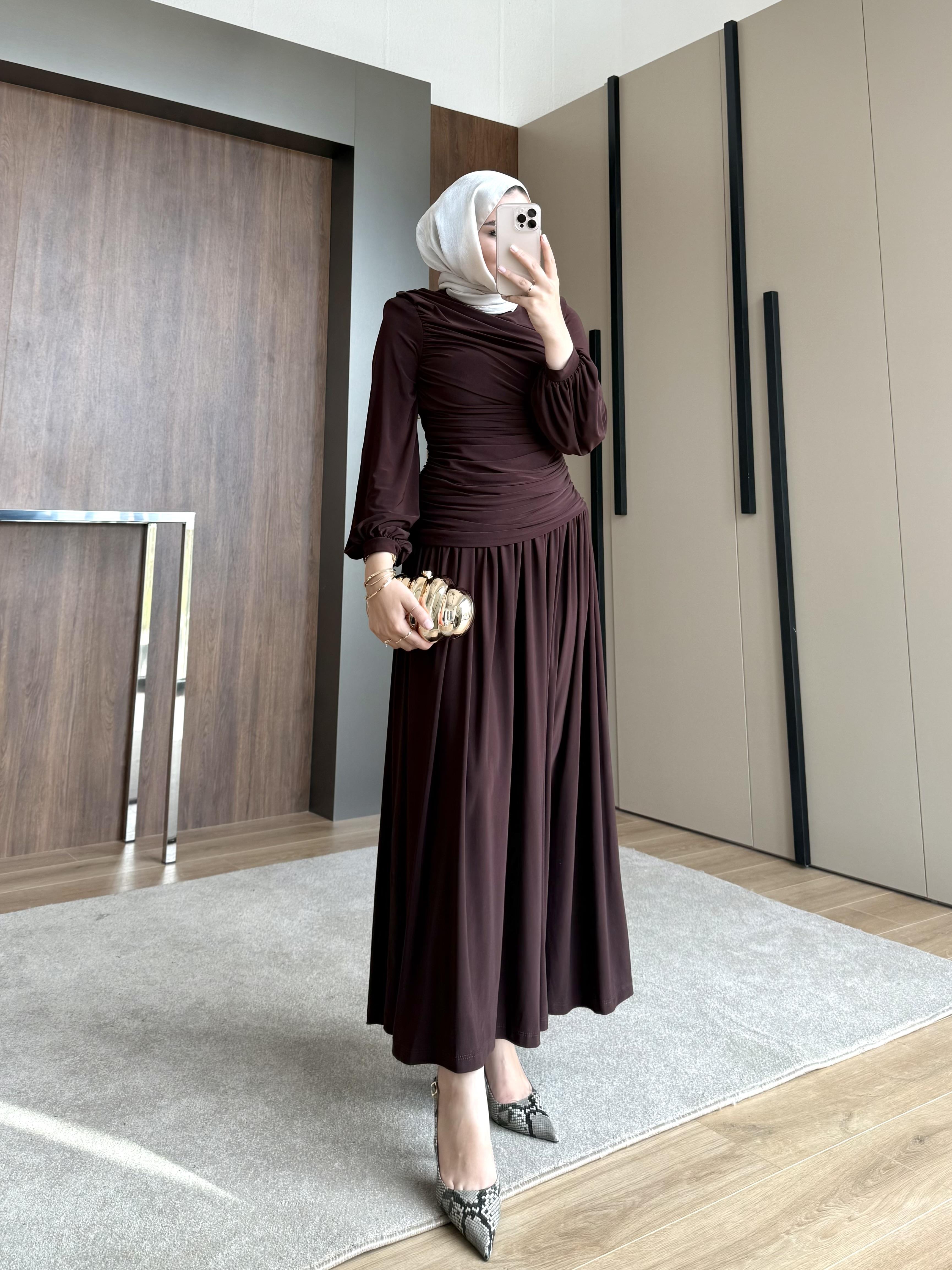 YANDAN BÜZGÜLÜ SANDY ELBİSE KAHVE