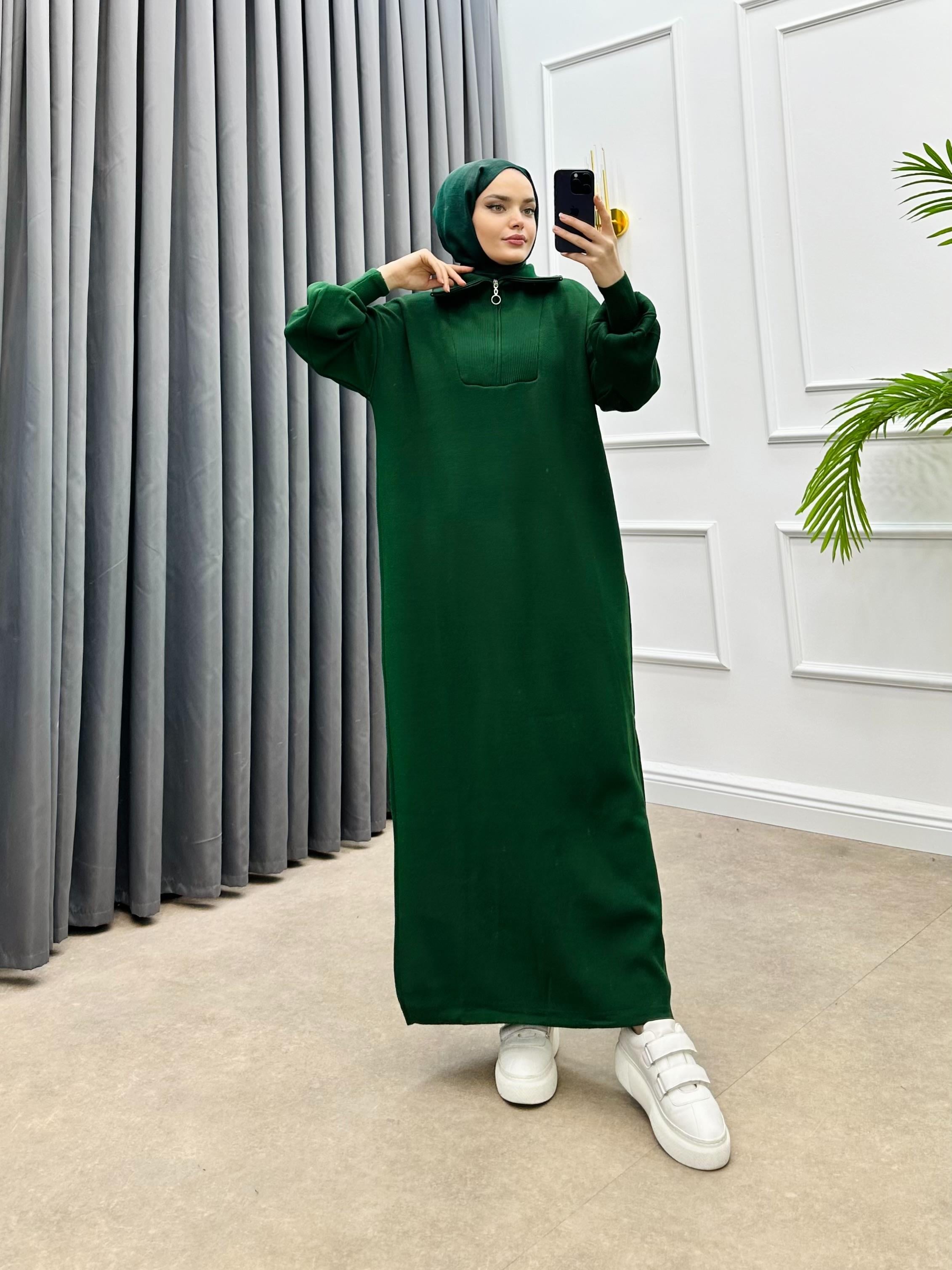 YARIM FERMUARLI TRİKO ELBİSE ZÜMRÜT