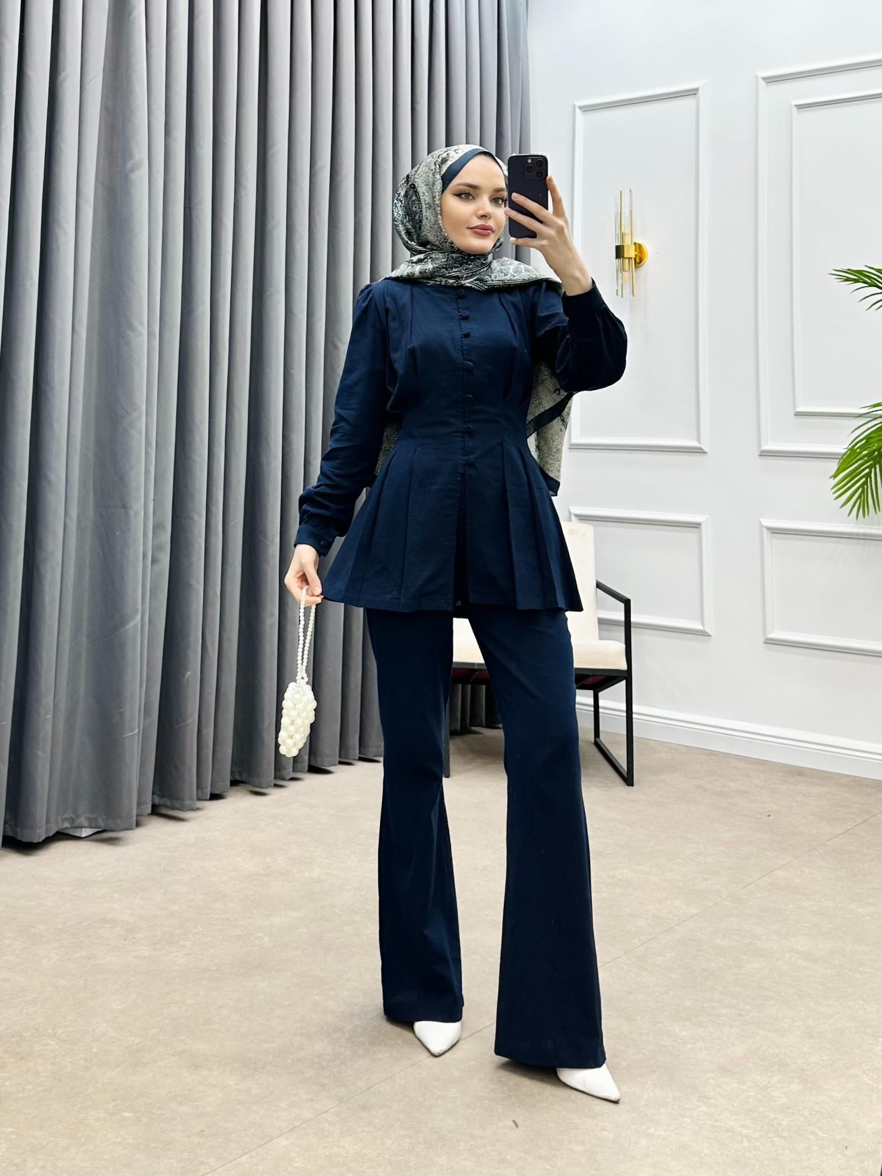 AKEL DÜĞMELİ KETEN TAKIM LACİVERT