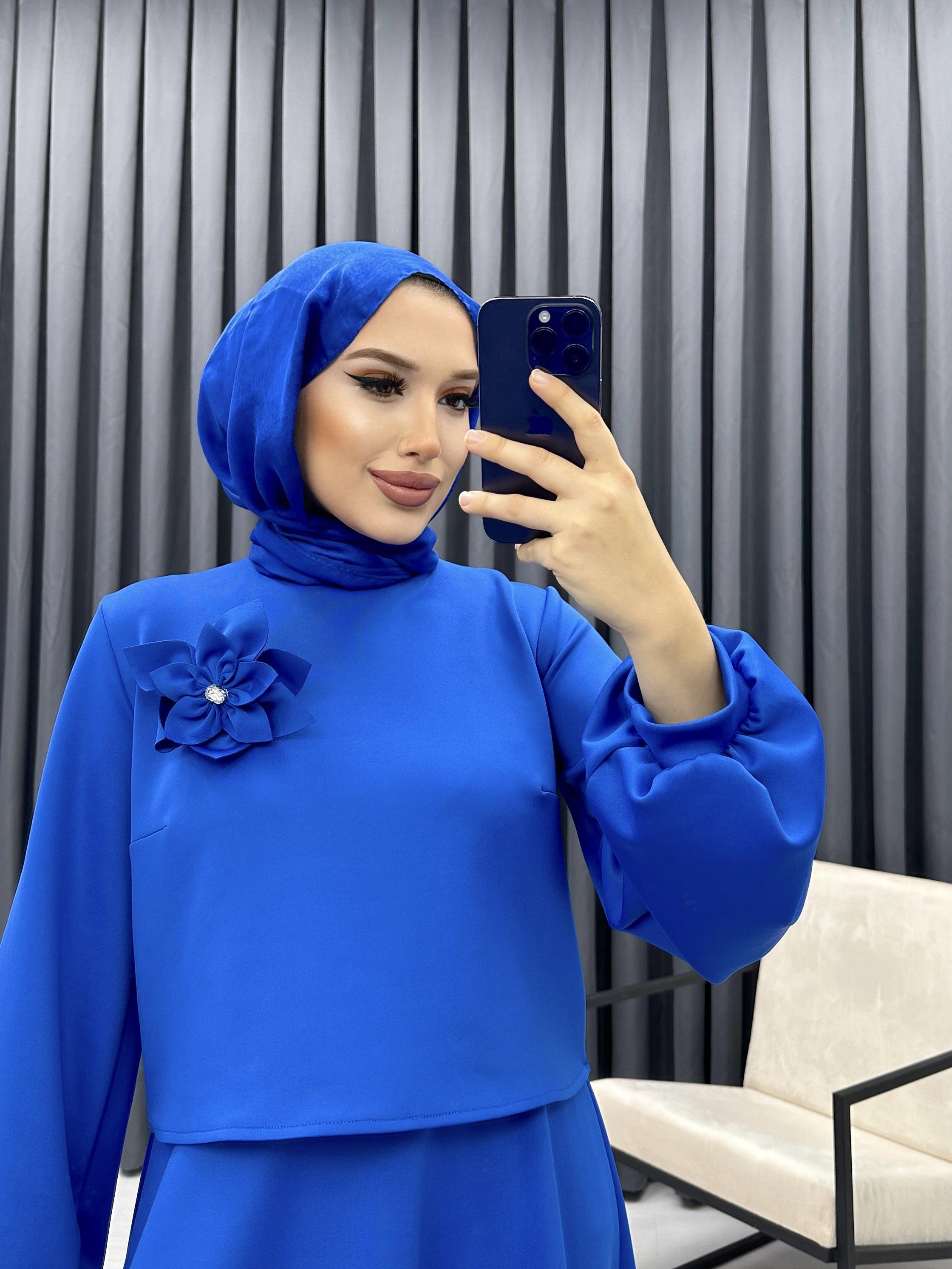 AKSESUAR DETAYLI ETEKLİ TAKIM SAKS