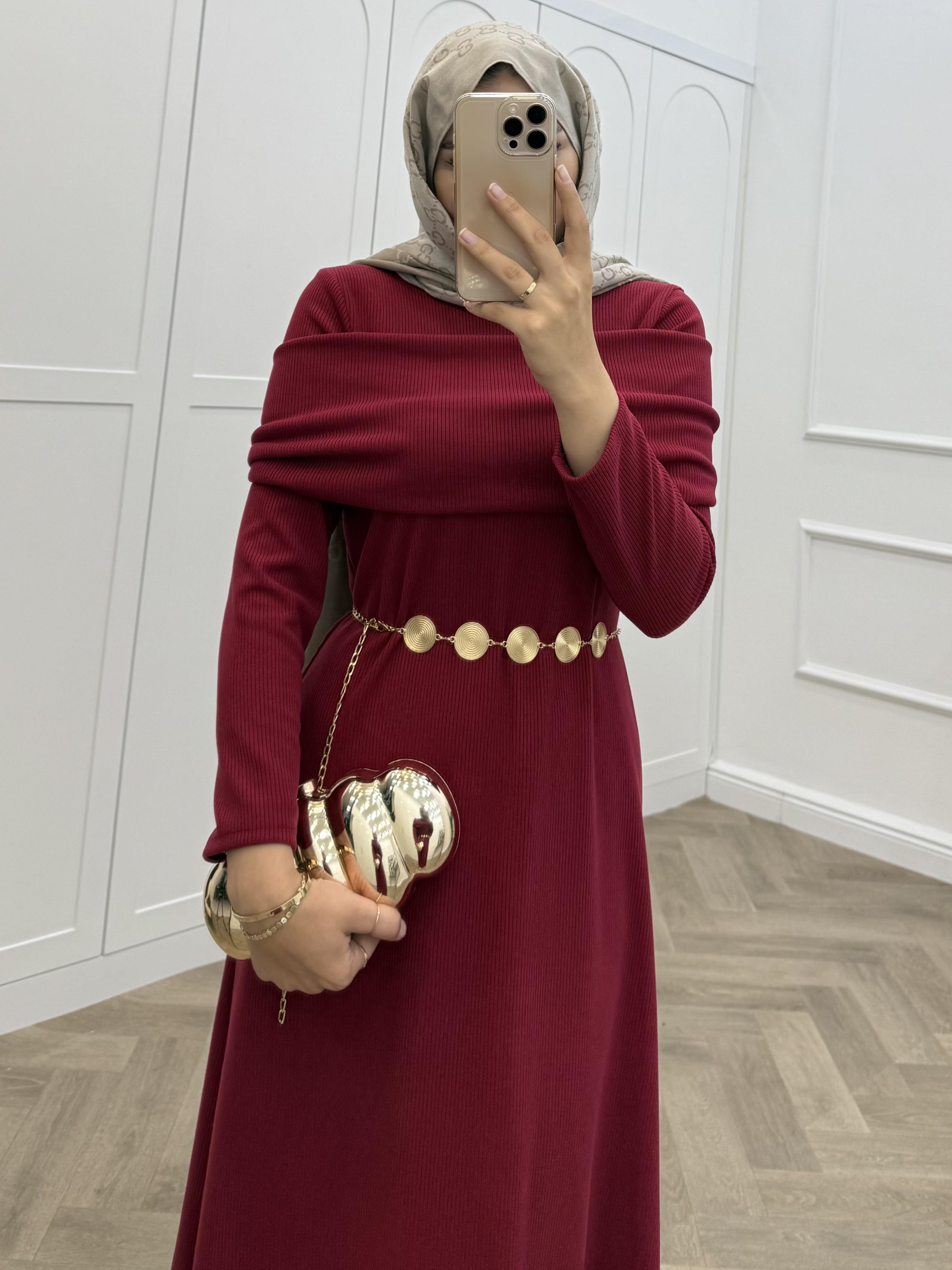 AKSESUAR DETAYLI FİTİLLİ ELBİSE BORDO