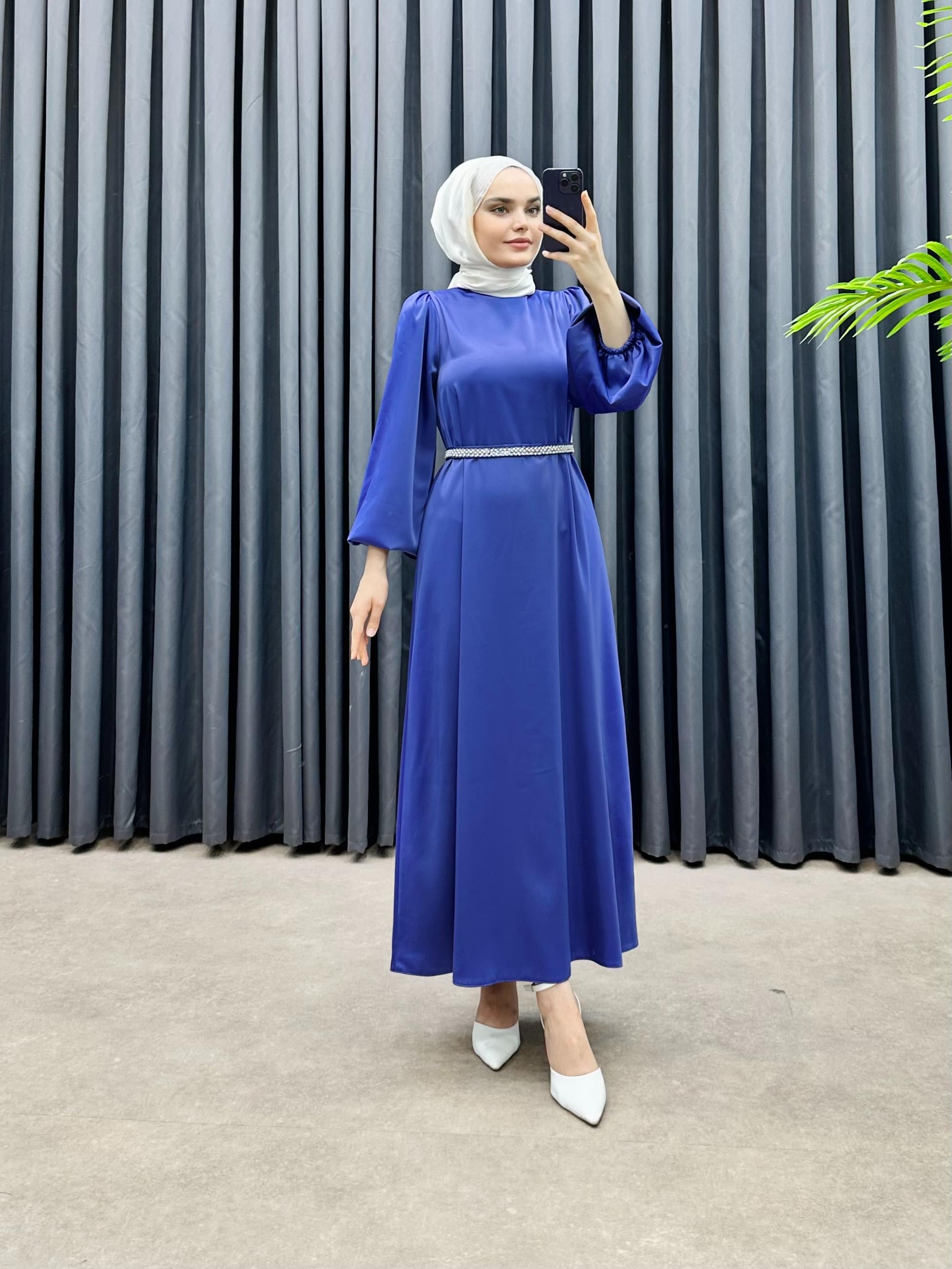 BALON KOL İNCİ KEMERLİ SATEN ELBİSE MOR