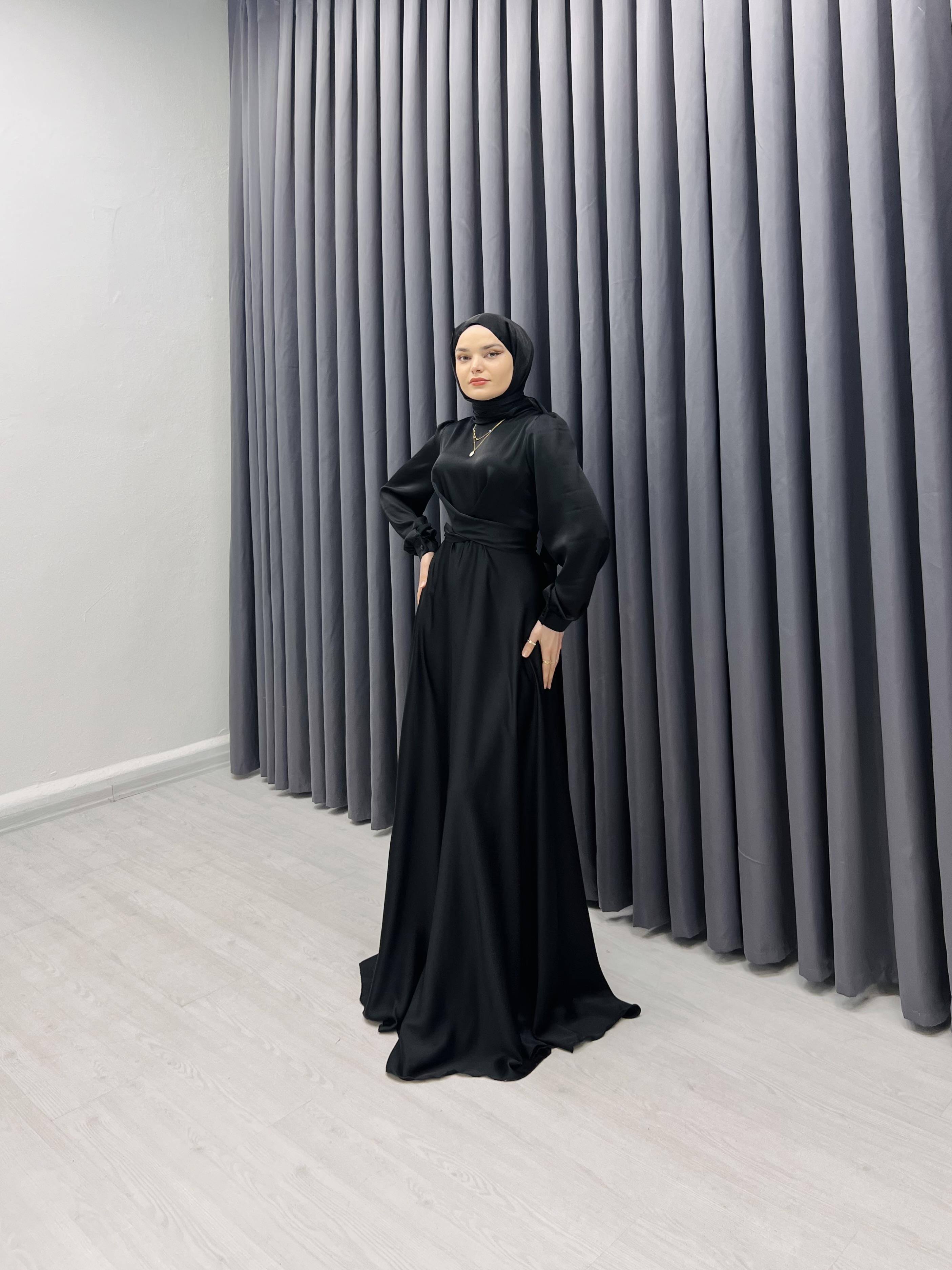 BELDEN BAĞLAMALI SATEN ELBİSE SİYAH