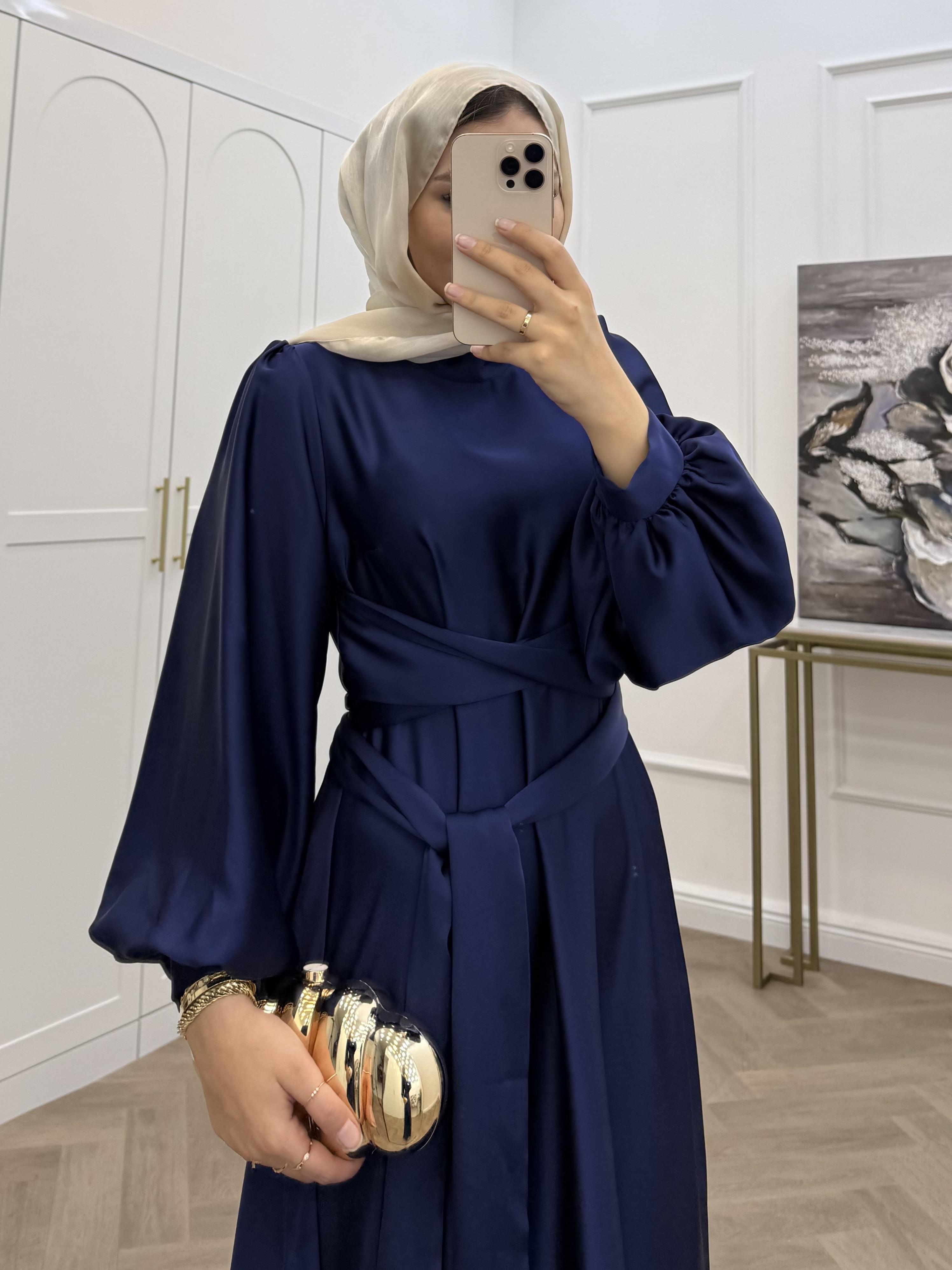 ÇAPRAZ BAĞLAMALI SATEN ELBİSE LACİVERT