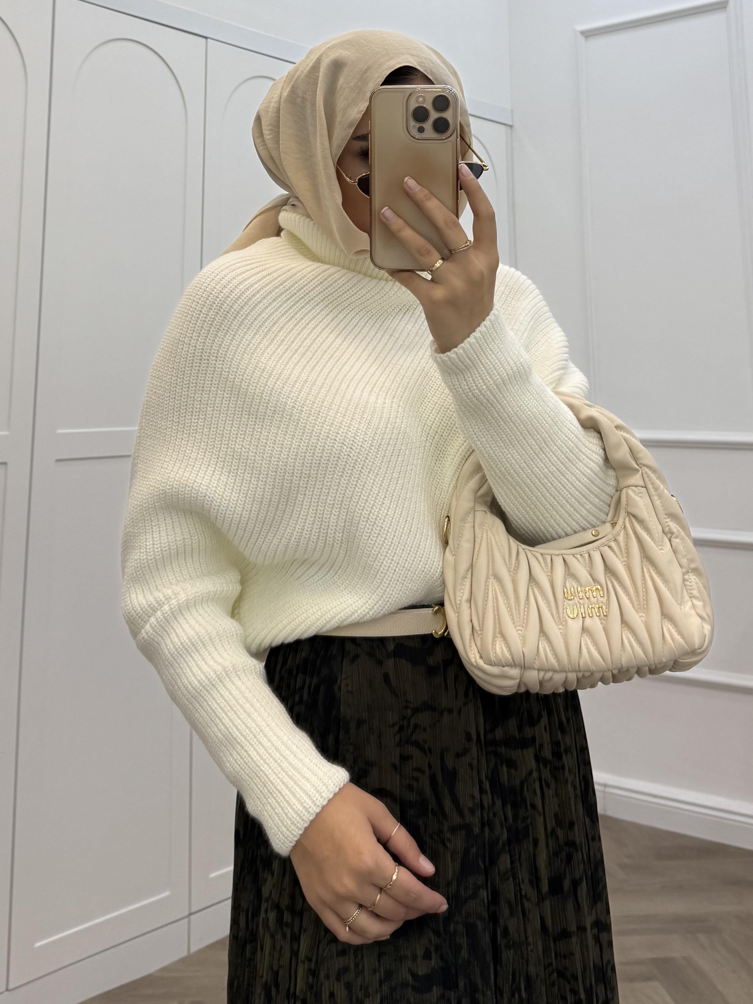 ÇAPRAZ DETAY ÖRGÜ KAZAK KREM