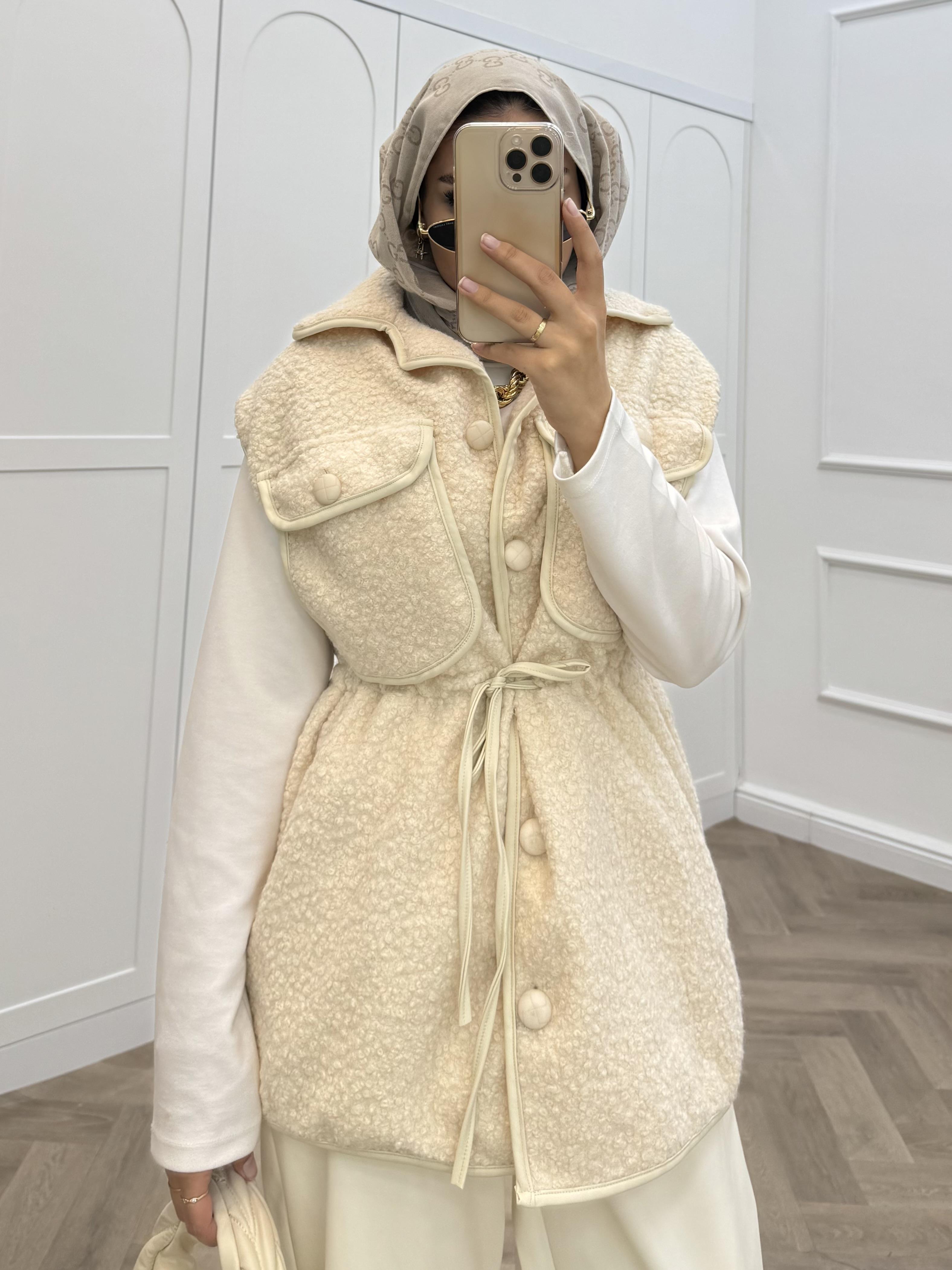 CEPLİ YÜN YELEK BEJ