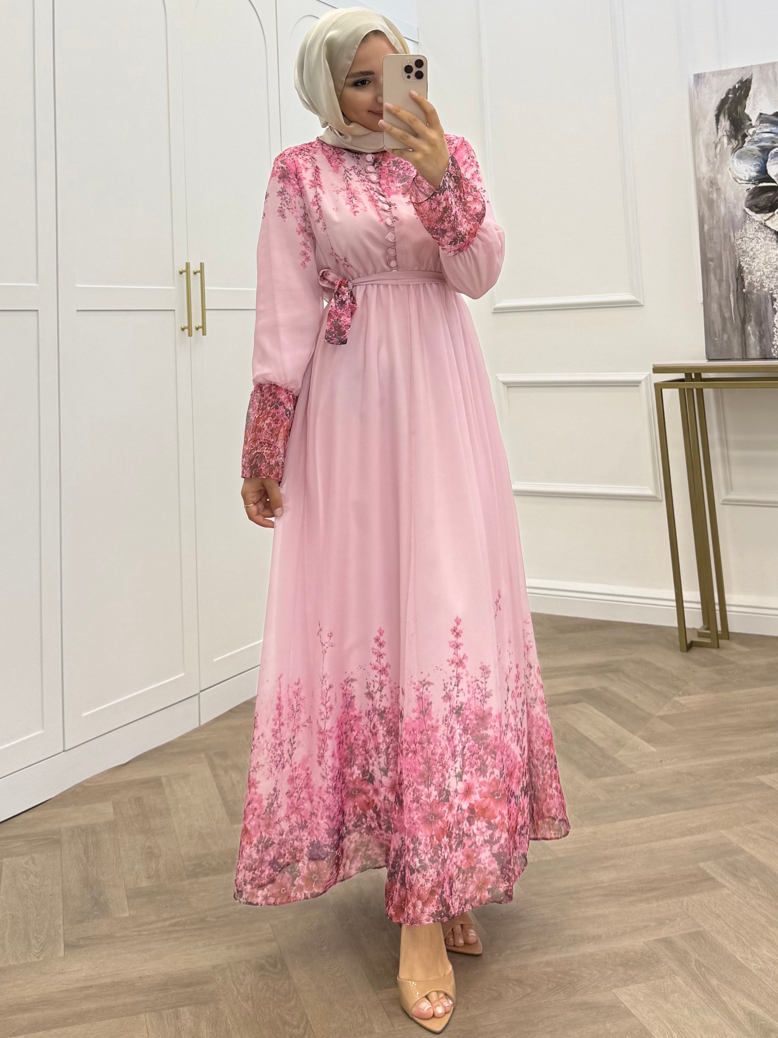 ÇİÇEK DESENLİ ŞİFON ELBİSE PEMBE