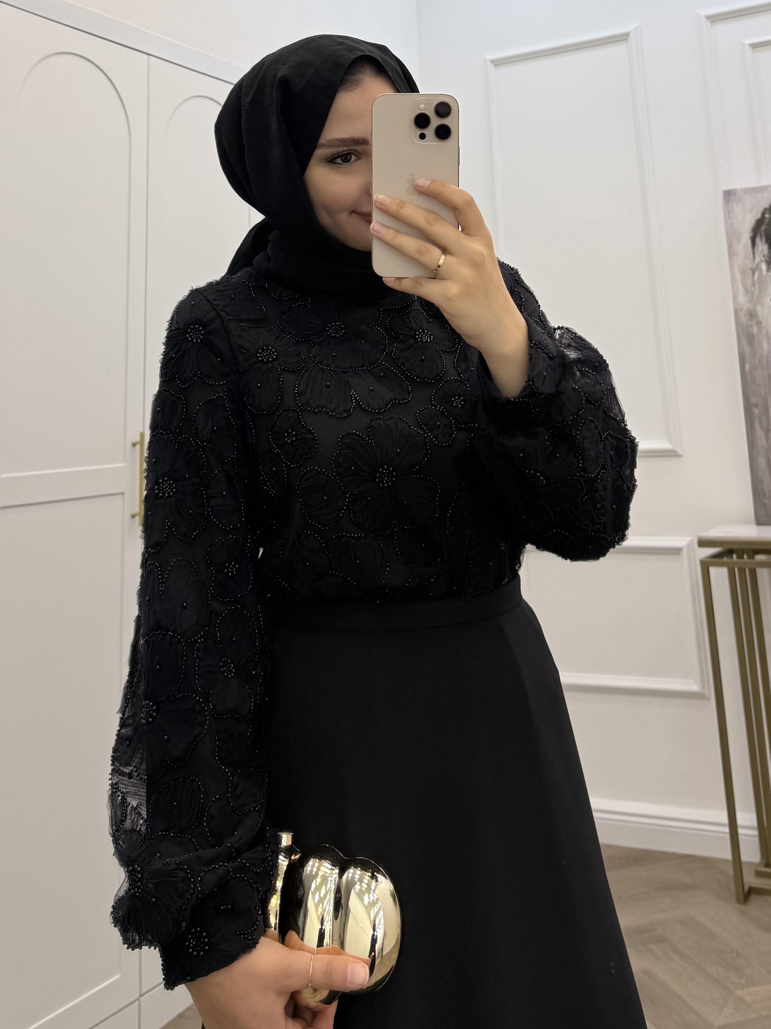 ÇİÇEK DETAYLI ETEKLİ TAKIM SİYAH