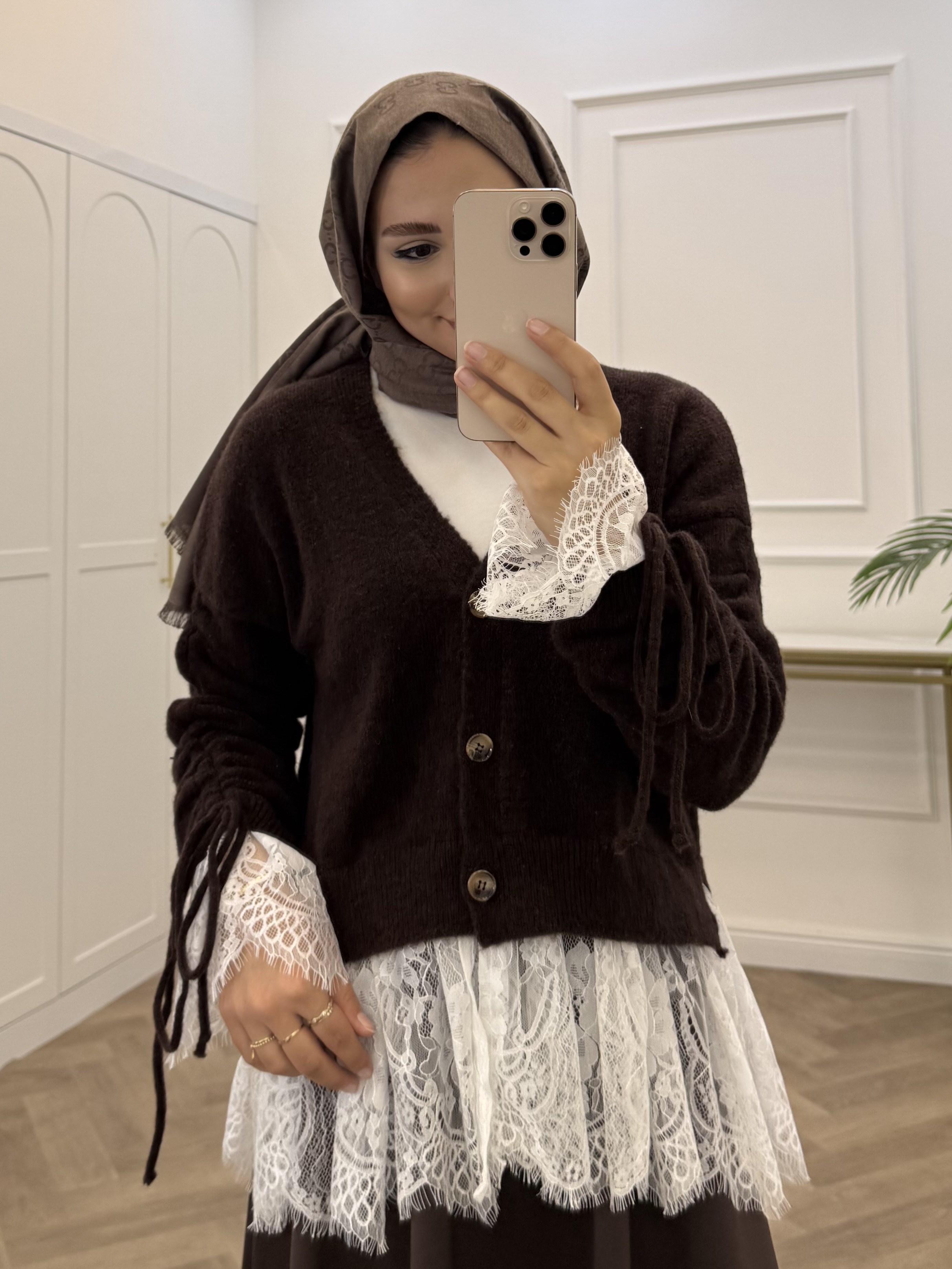 DANTELLİ TRİKO HIRKA KAHVE