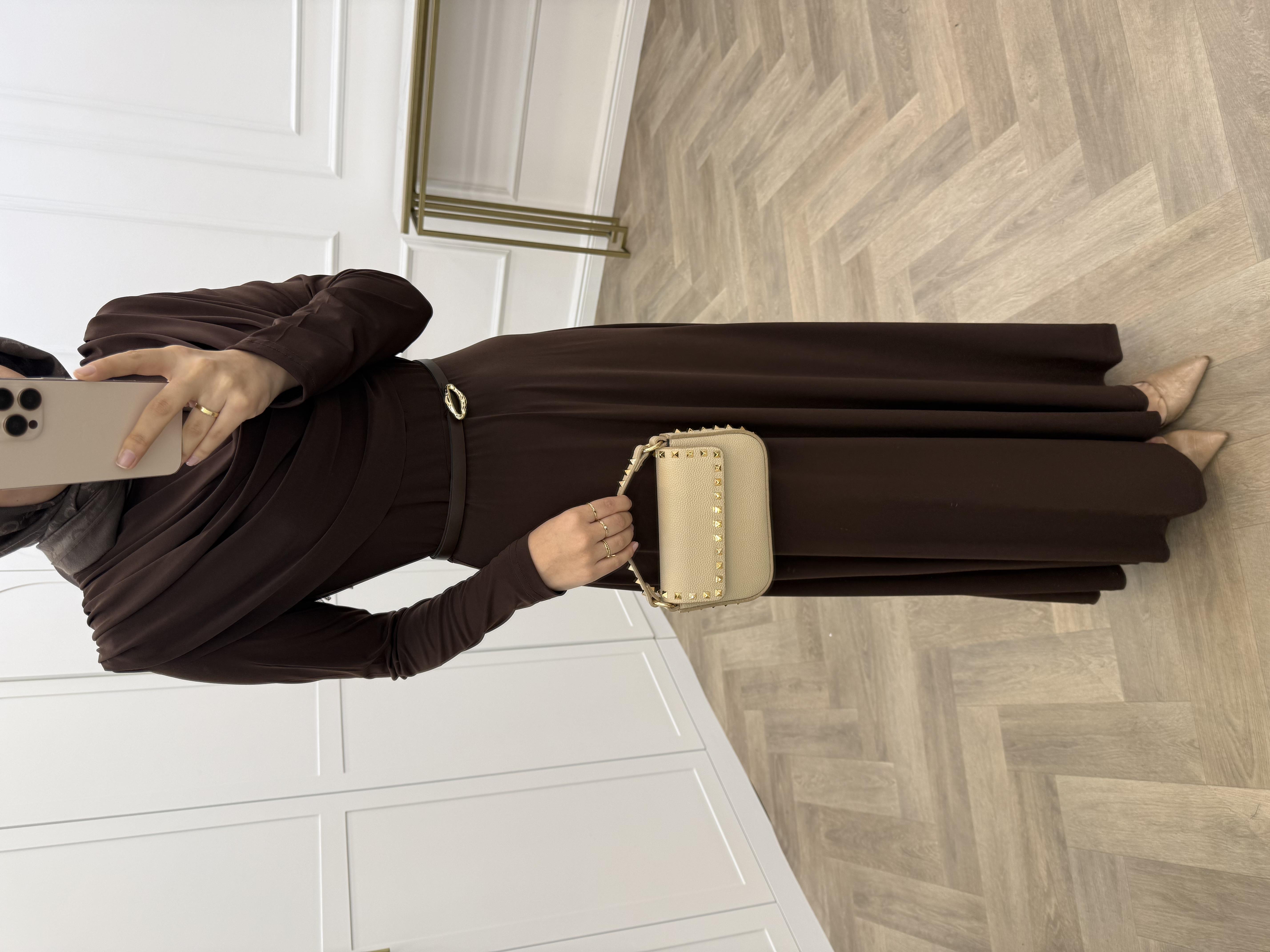 DEGAJE YAKA KEMERLİ SANDY ELBİSE KAHVE