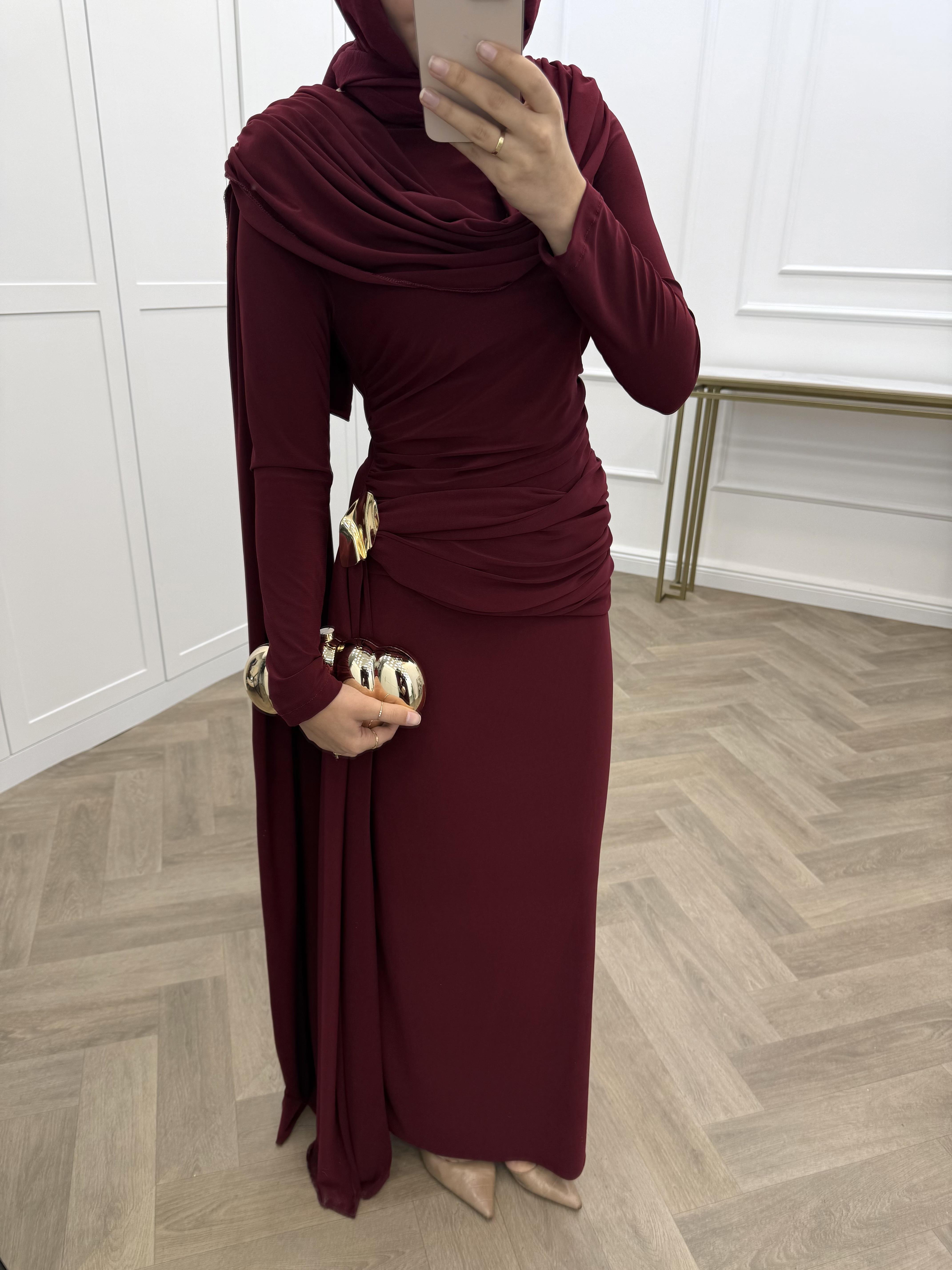 DEGAJE YAKA KUYRUKLU SANDY ELBİSE BORDO