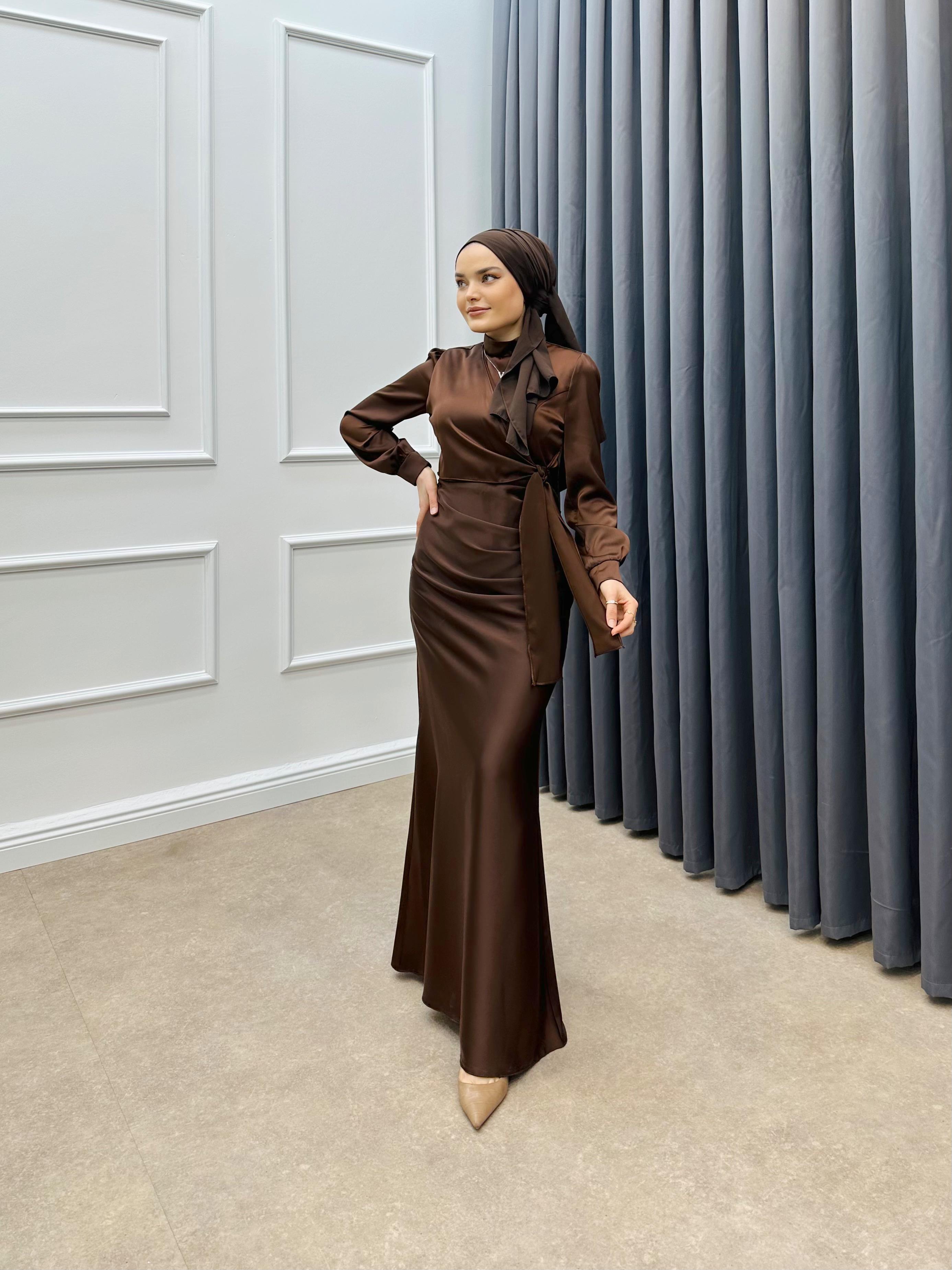 DRAPE SATEN ELBİSE KAHVE