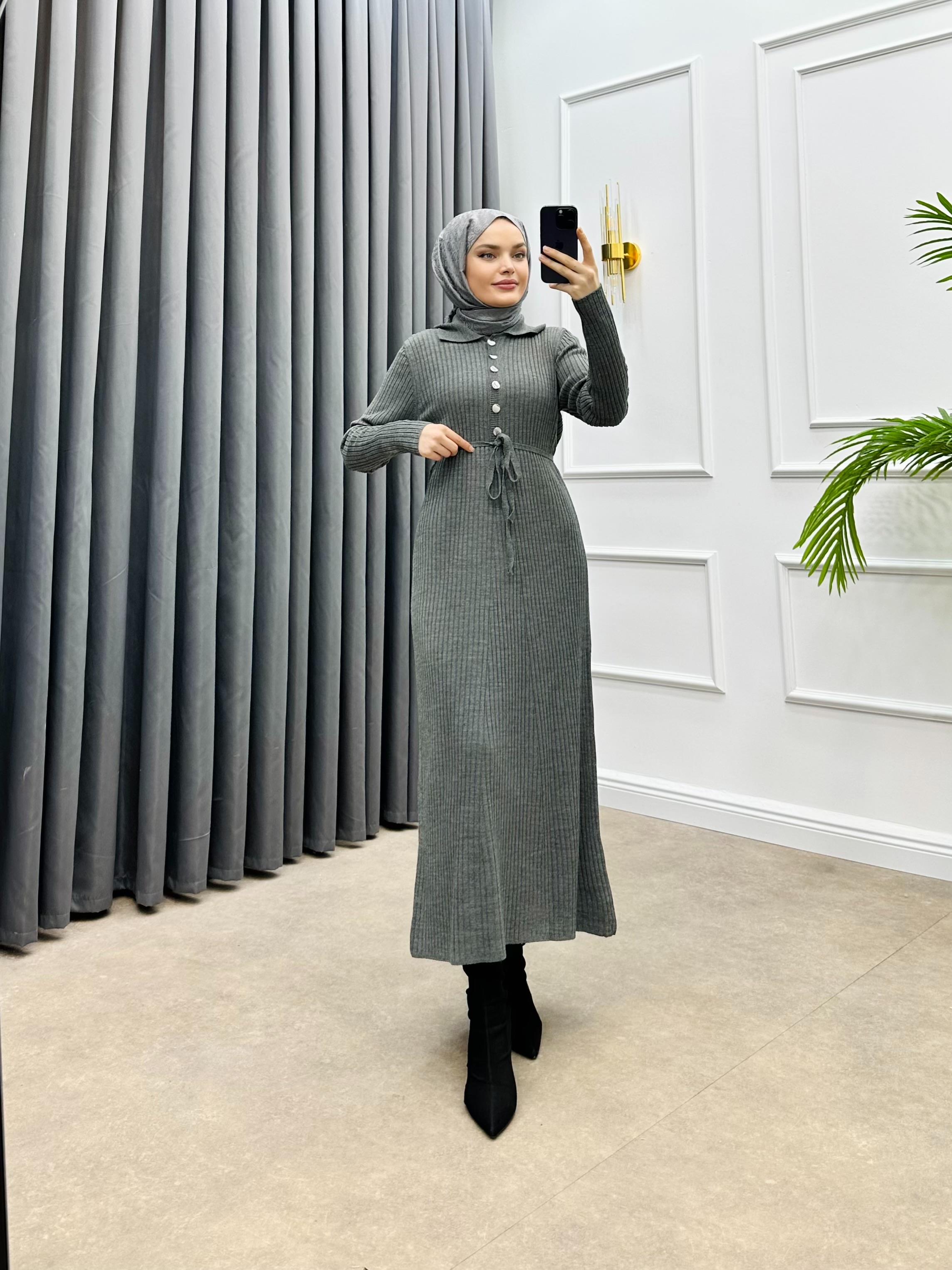 DÜĞME DETAY TRİKO ELBİSE FÜME