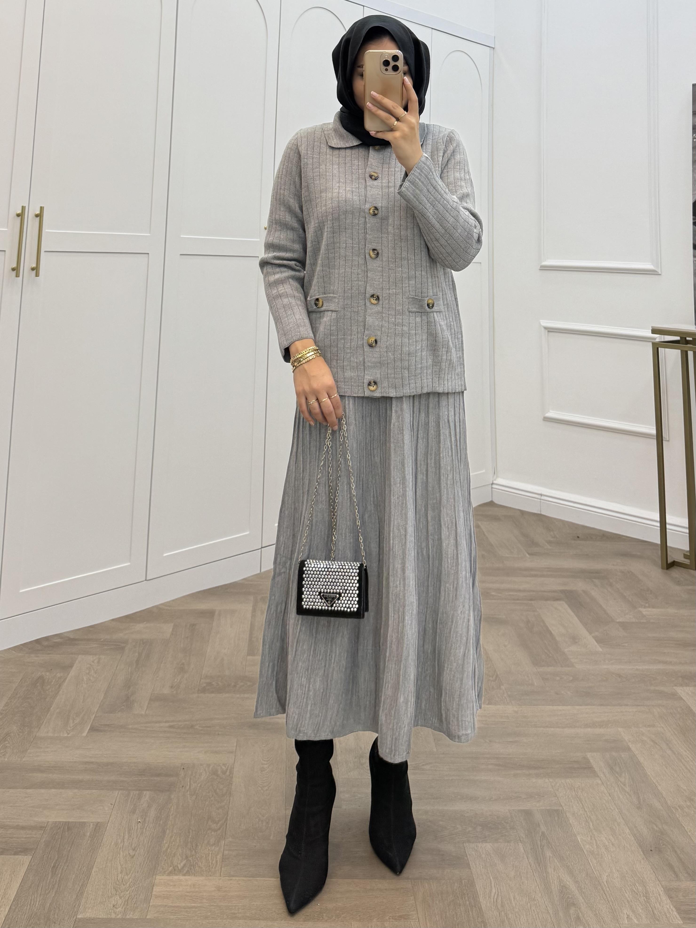 DÜĞMELİ ETEKLİ TAKIM GRİ