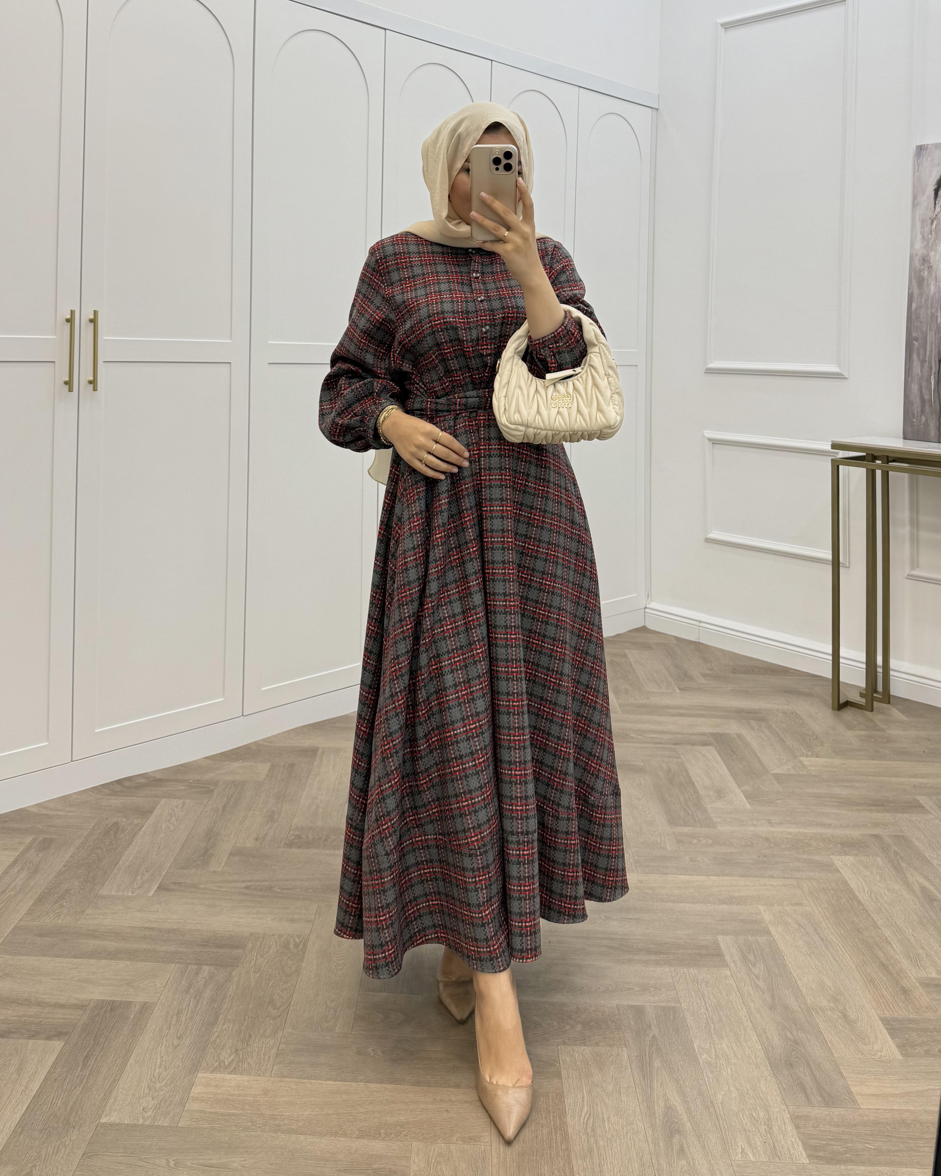 EKOSE DESENLİ BELDEN BAĞLAMALI ELBİSE KIRMIZI