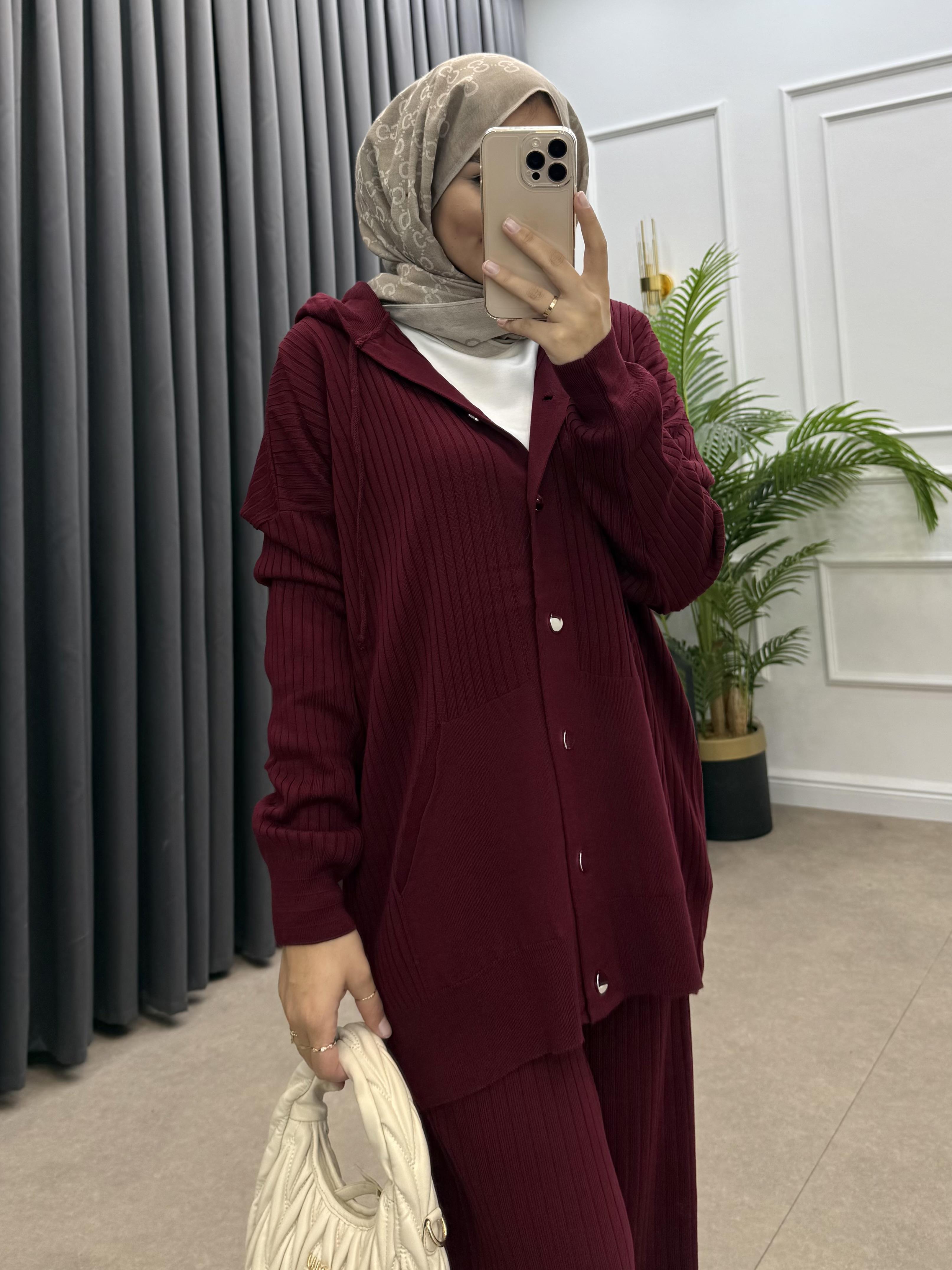 ELA ÖNDEN DÜĞMELİ TRİKO TAKIM BORDO