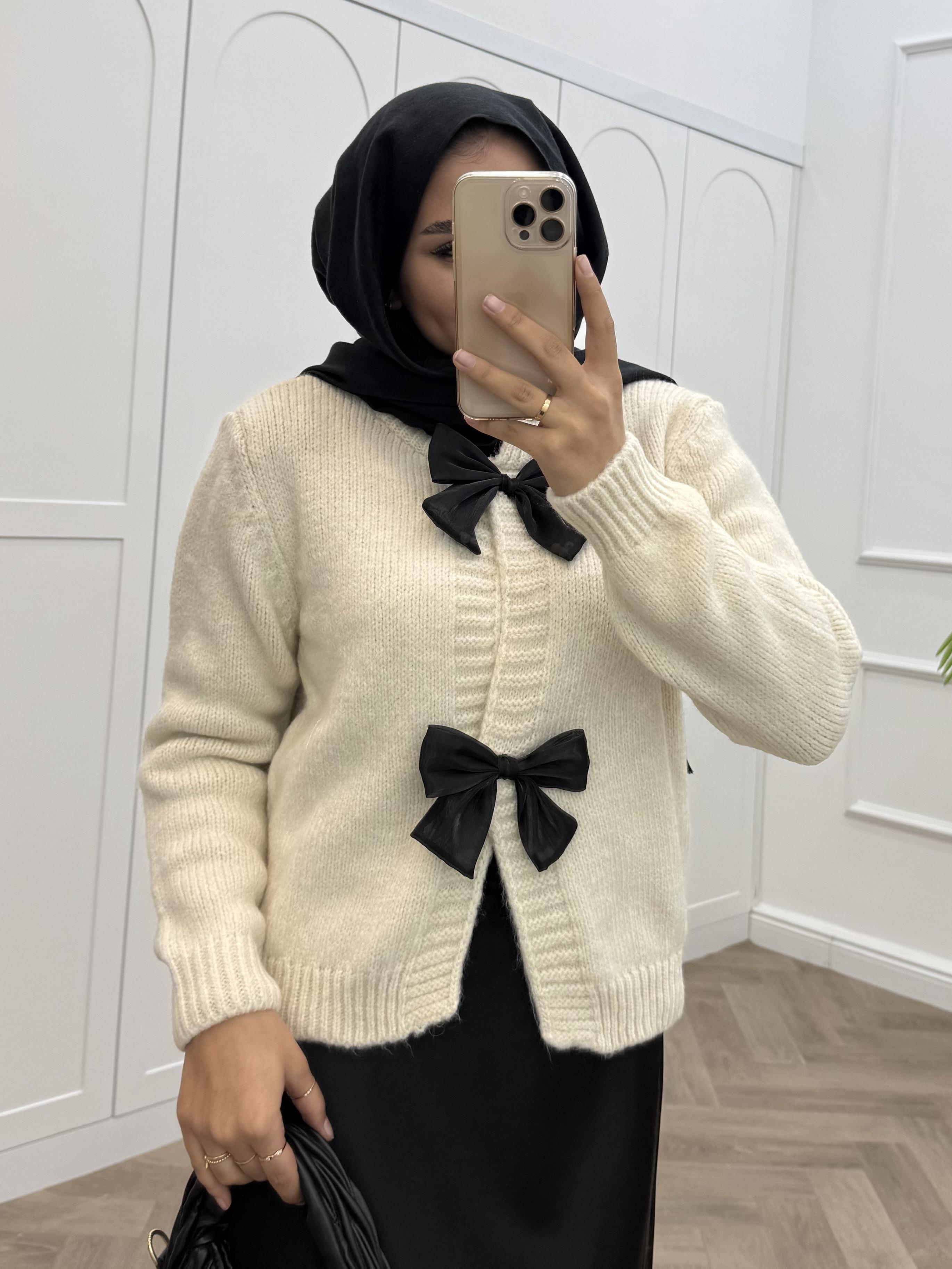 FİYONKLU TRİKO HIRKA TAŞ