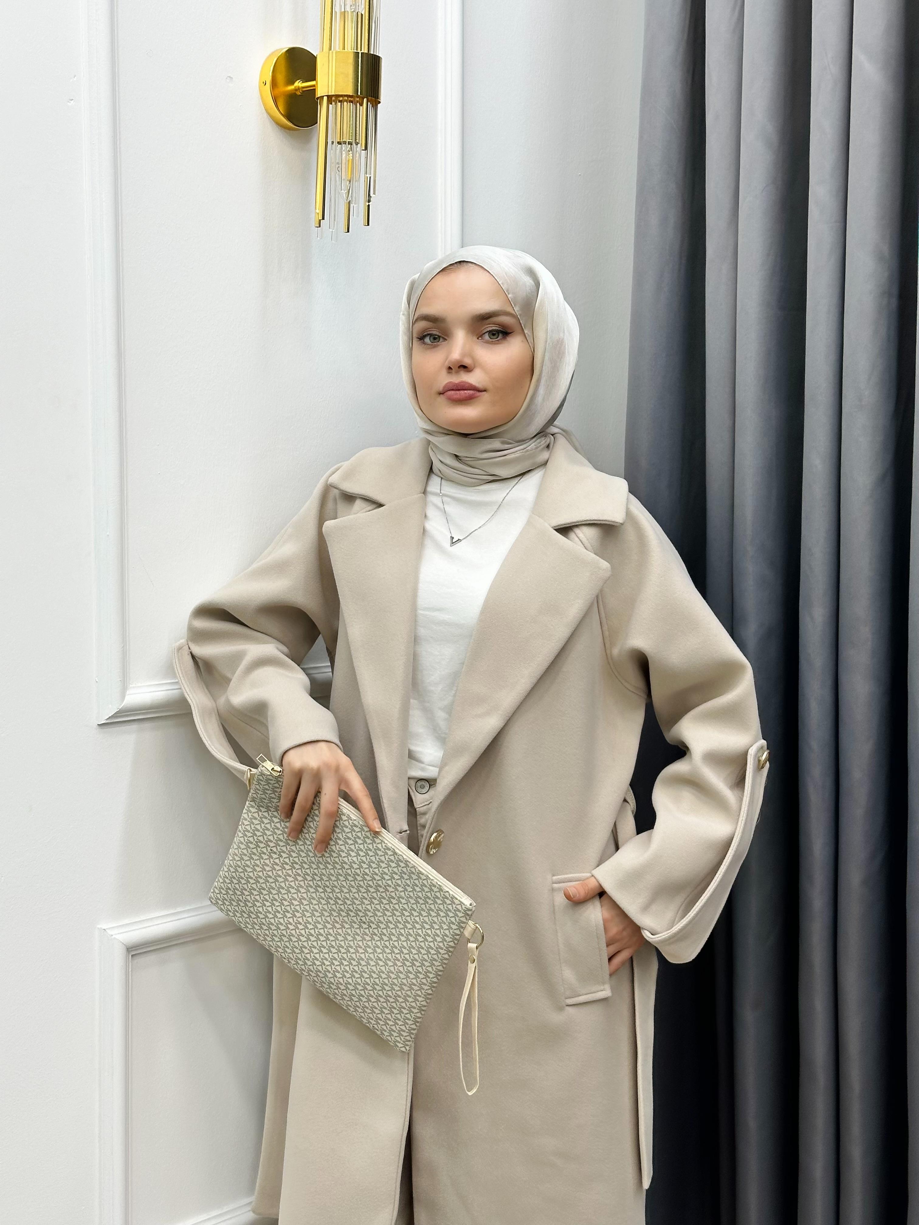 GOLD DÜĞME DETAYLI KABAN BEJ