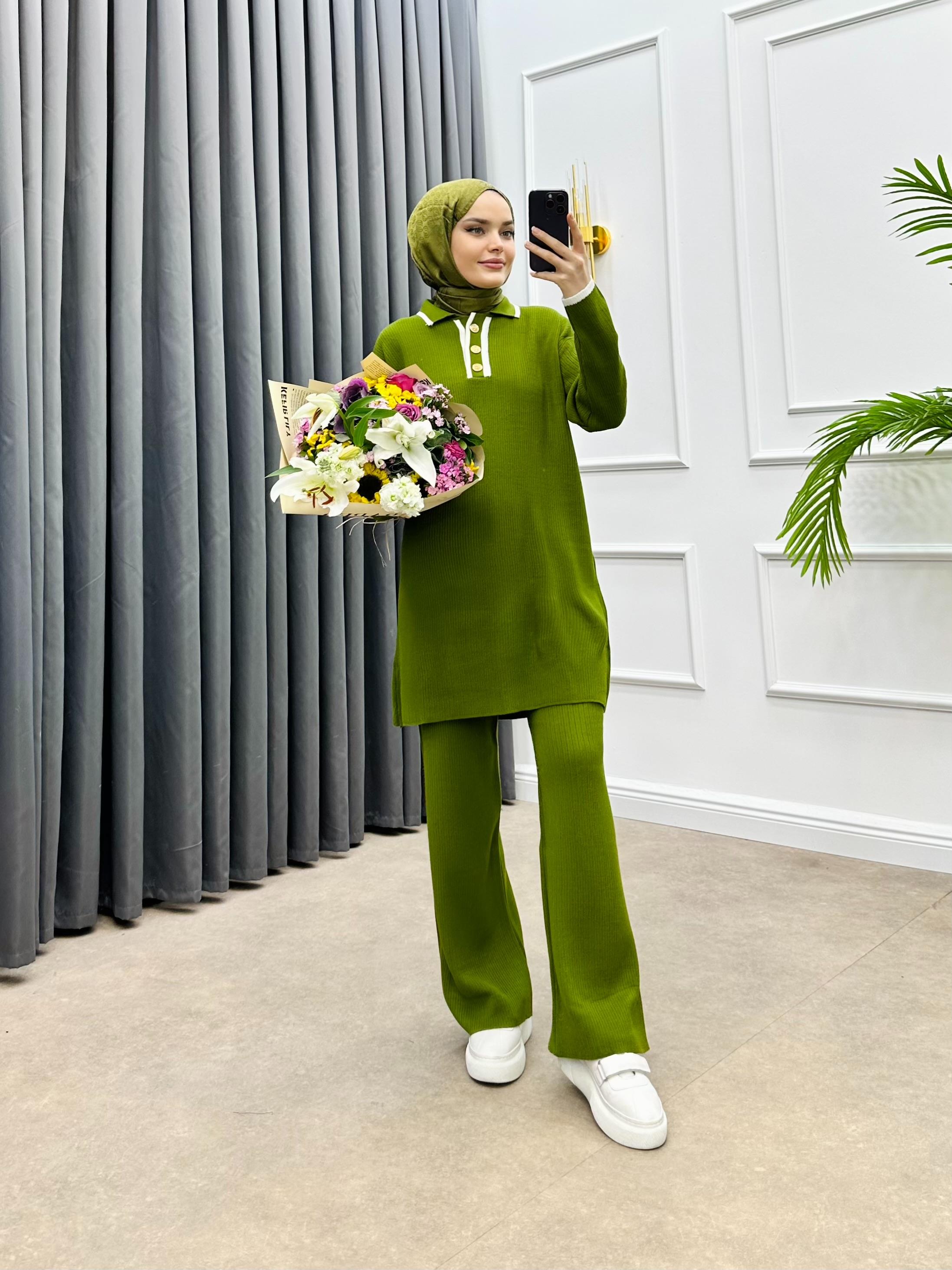 GOLD DÜĞME DETAYLI TRİKO TAKIM YAĞ YEŞİLİ