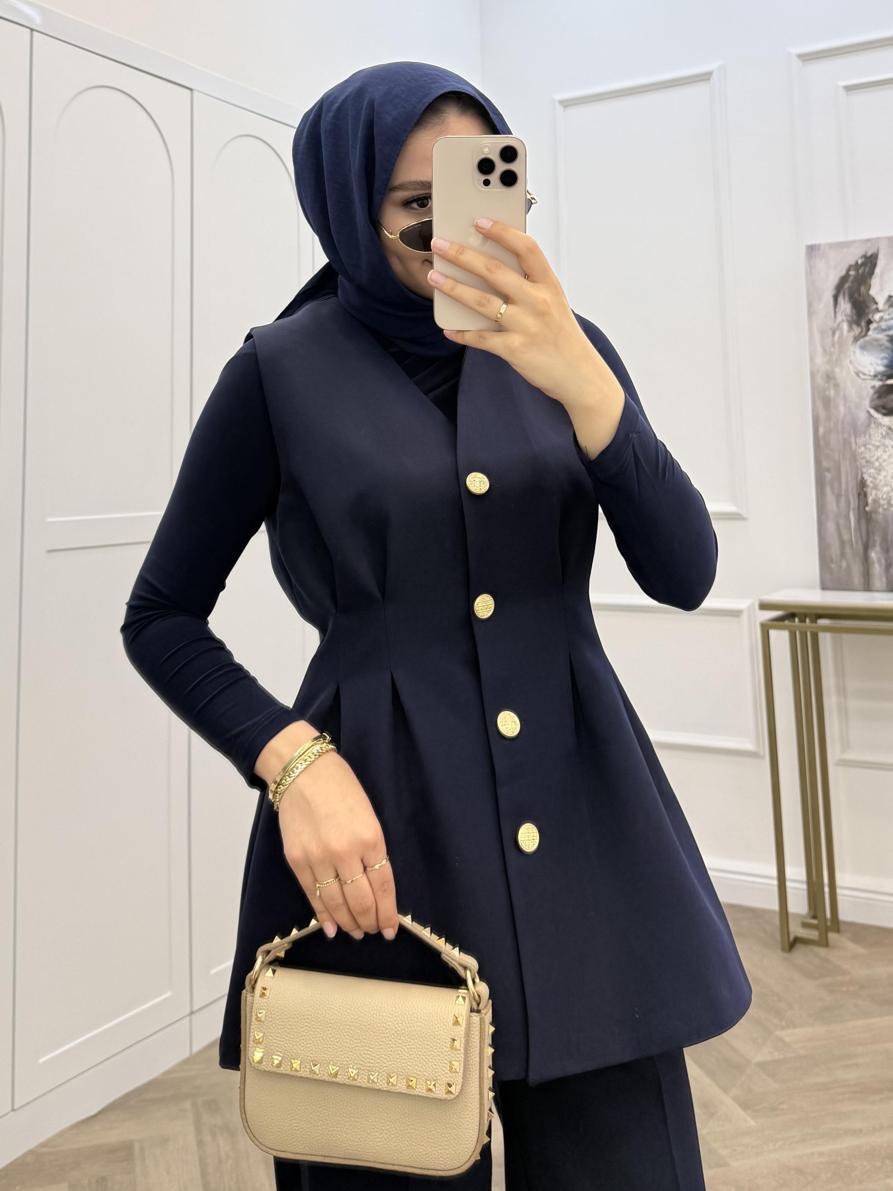 GOLD DÜĞMELİ BASİC YELEKLİ TAKIM LACİVERT