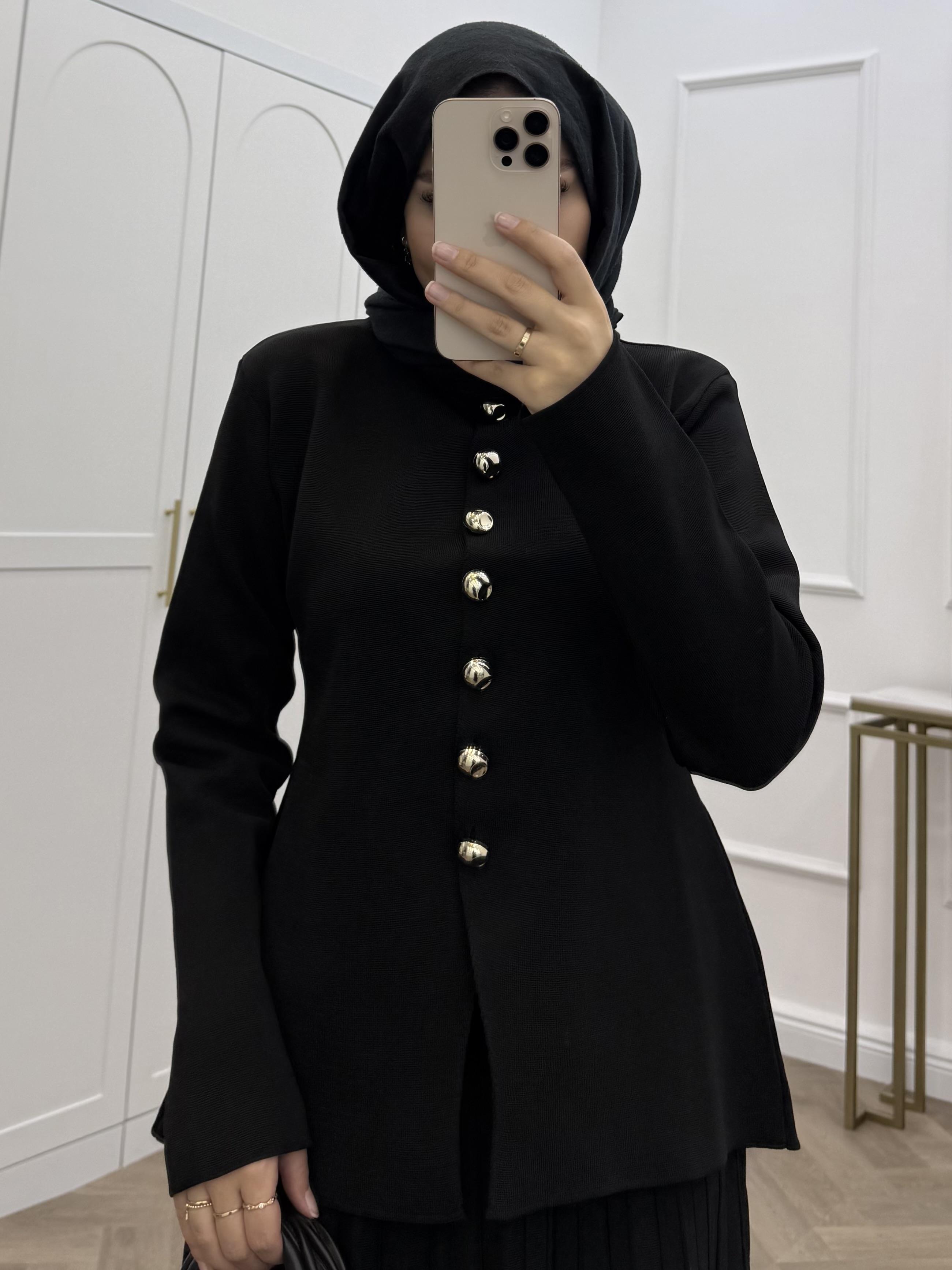 GOLD DÜĞMELİ ETEKLİ TRİKO TAKIM SİYAH