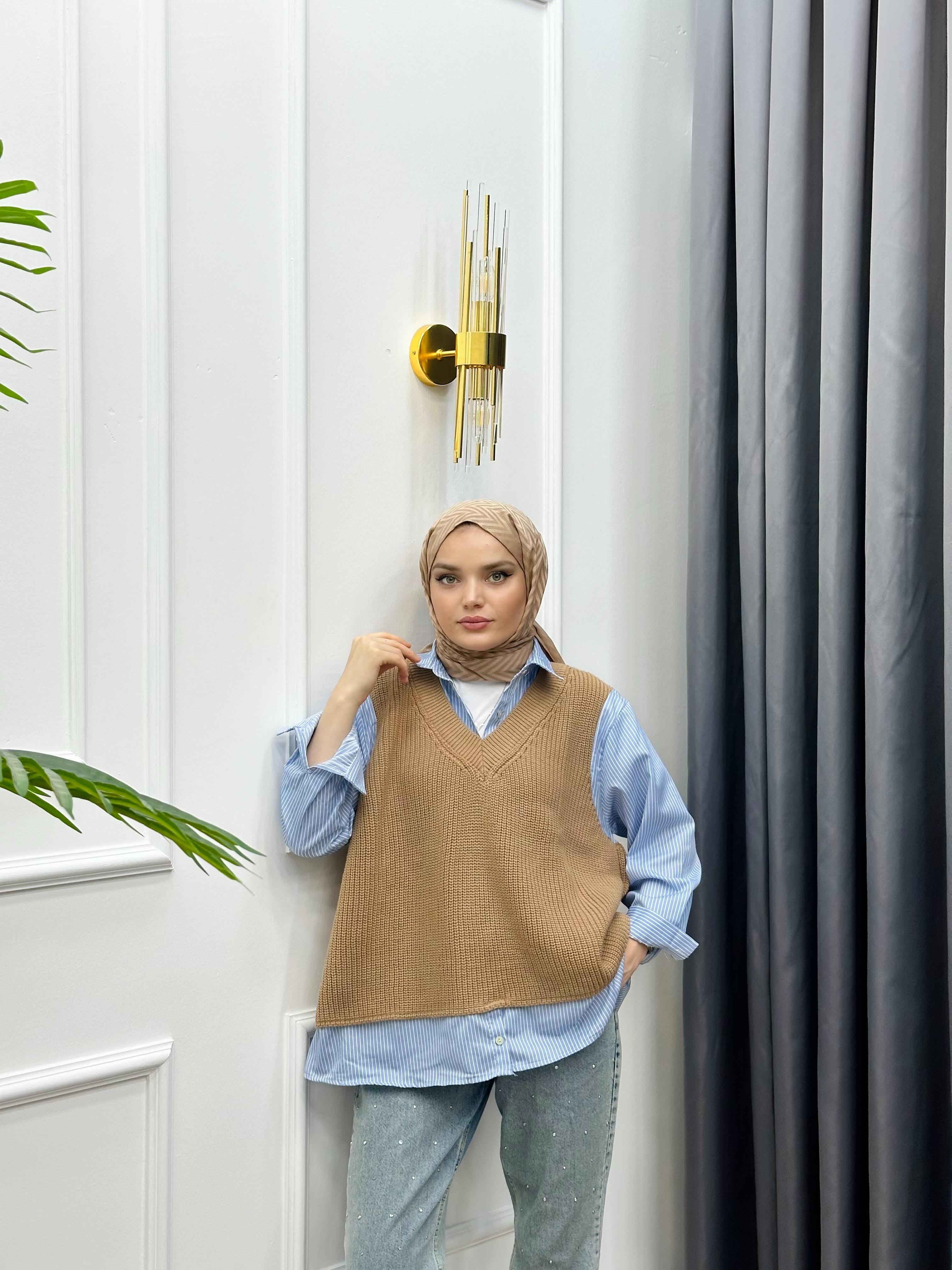 GÖMLEKLİ SÜVETER KAZAK CAMEL