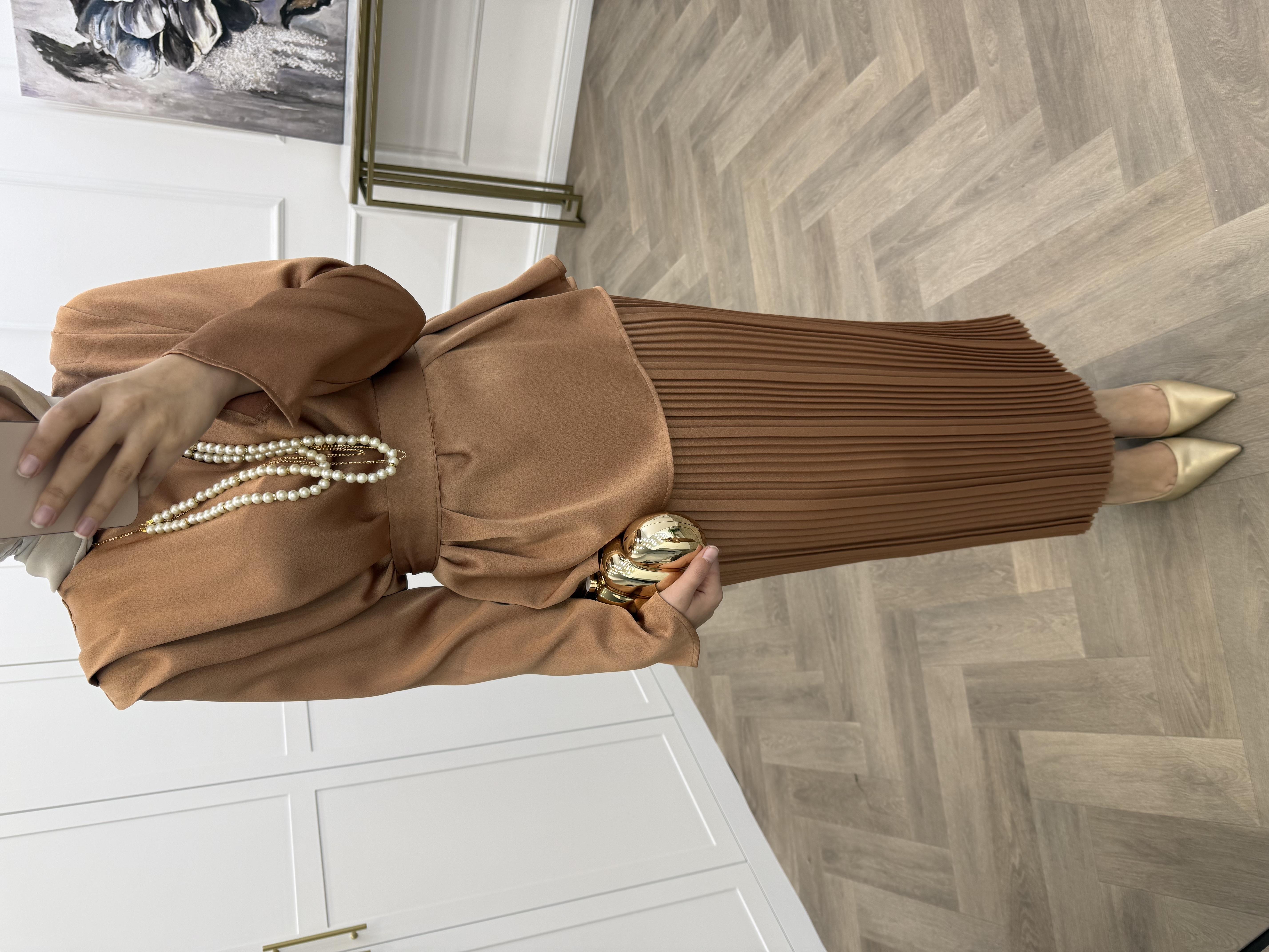 İNCİ KOLYELİ PİLİSELİ TAKIM KİREMİT