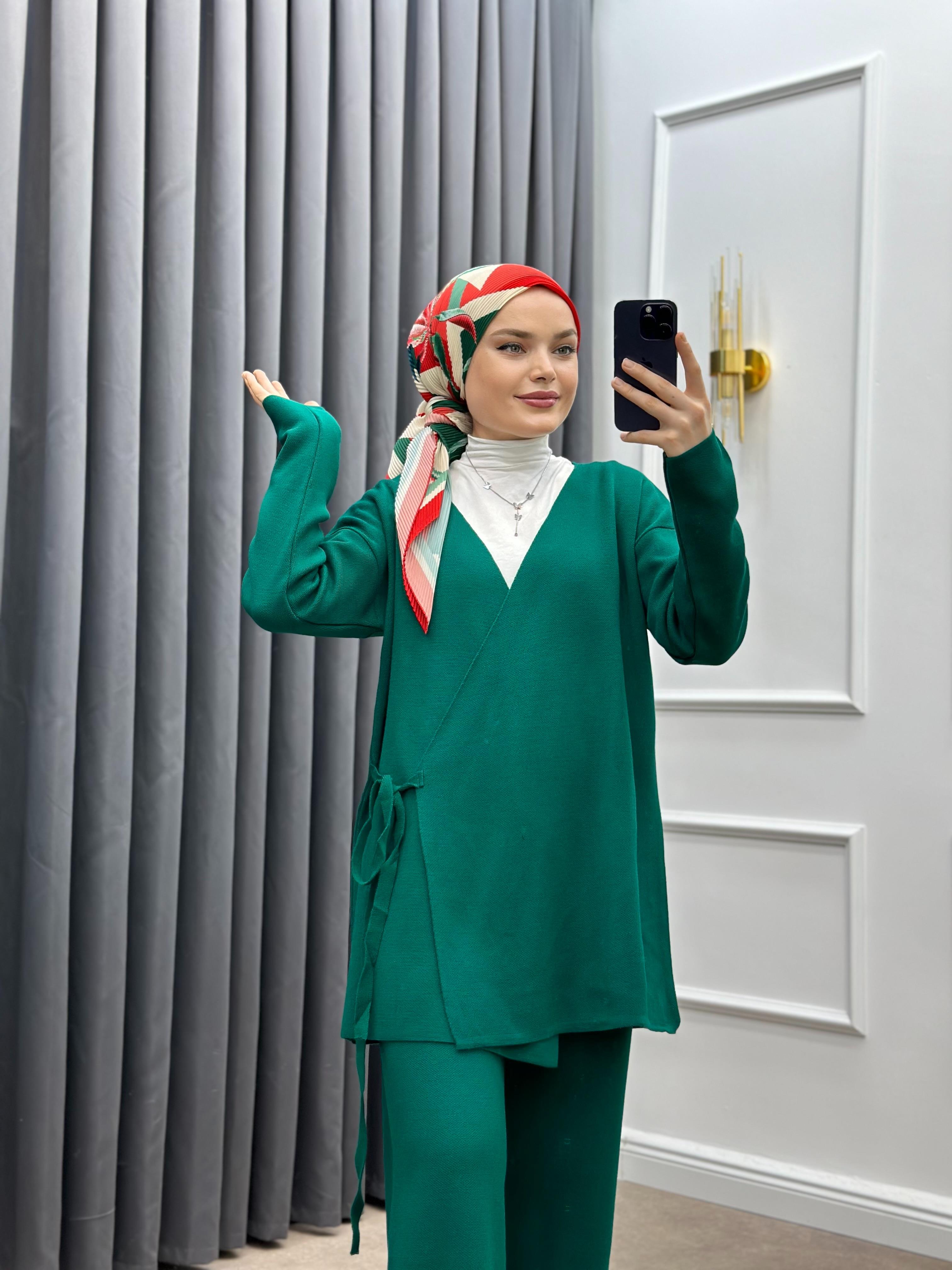 İPLİ TRİKO TAKIM KREM