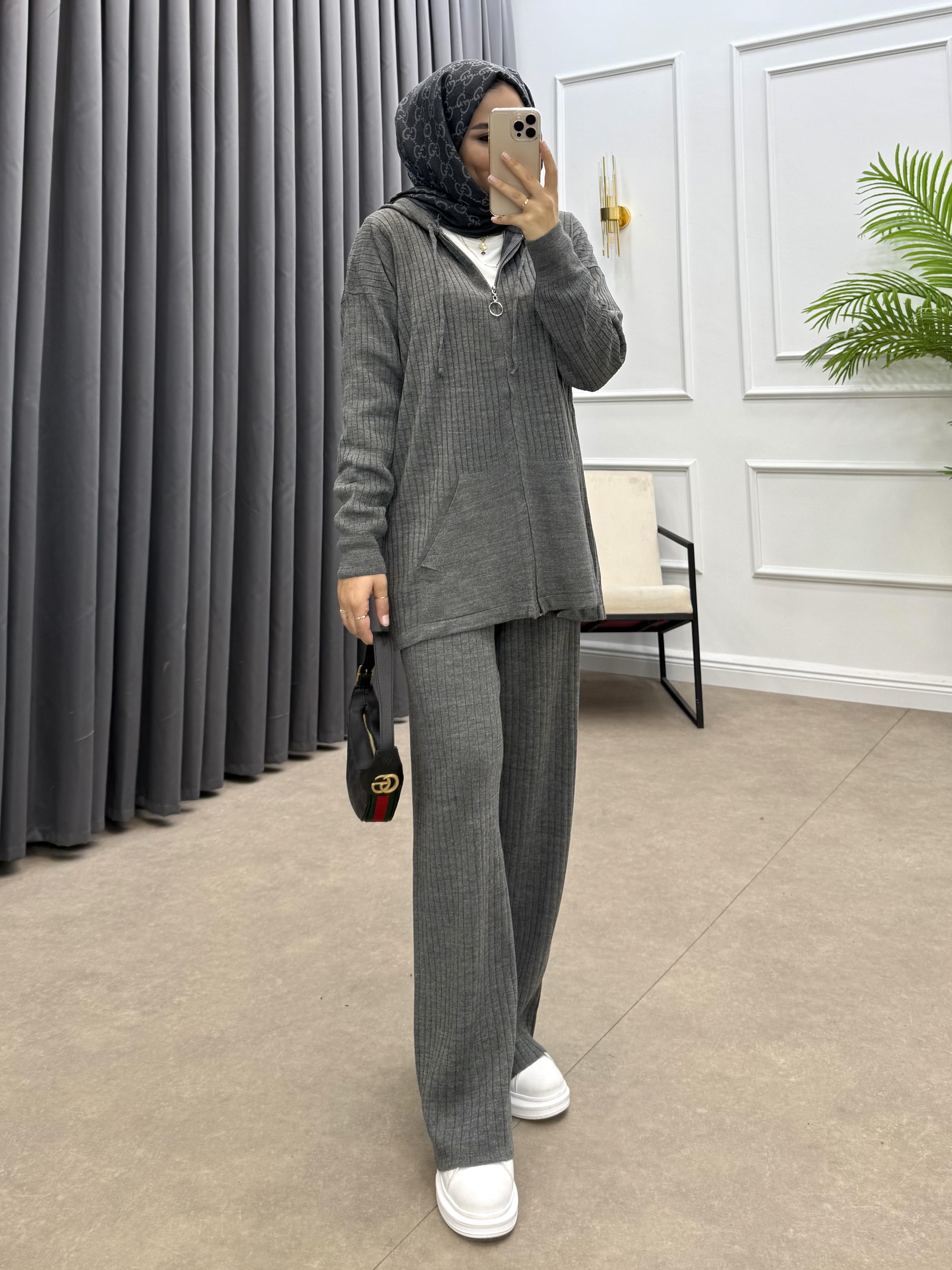 KAPÜŞONLU CEPLİ TRİKO TAKIM FÜME