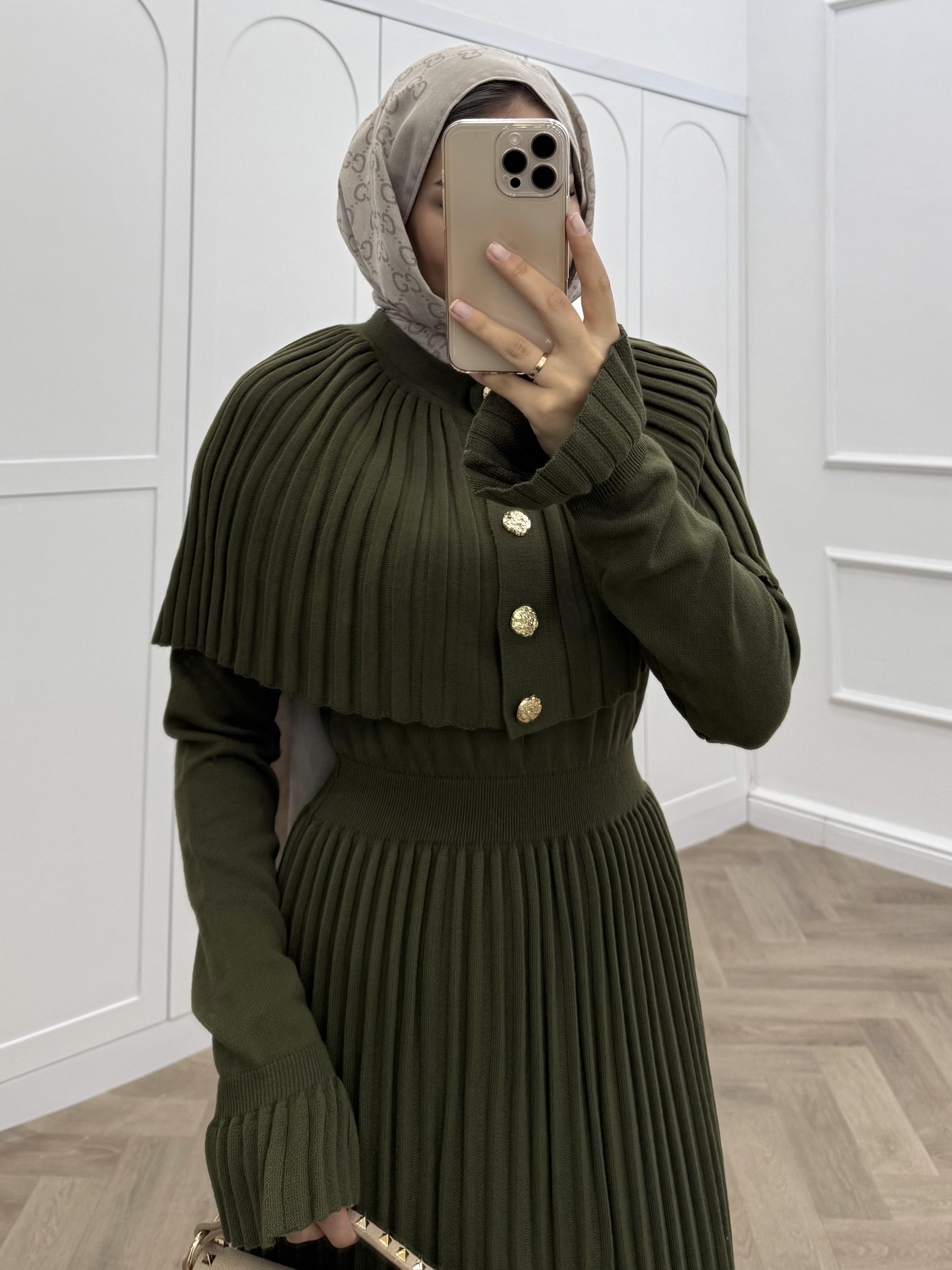 KELEBEK PELERİNLİ TAKIM ELBİSE HAKİ