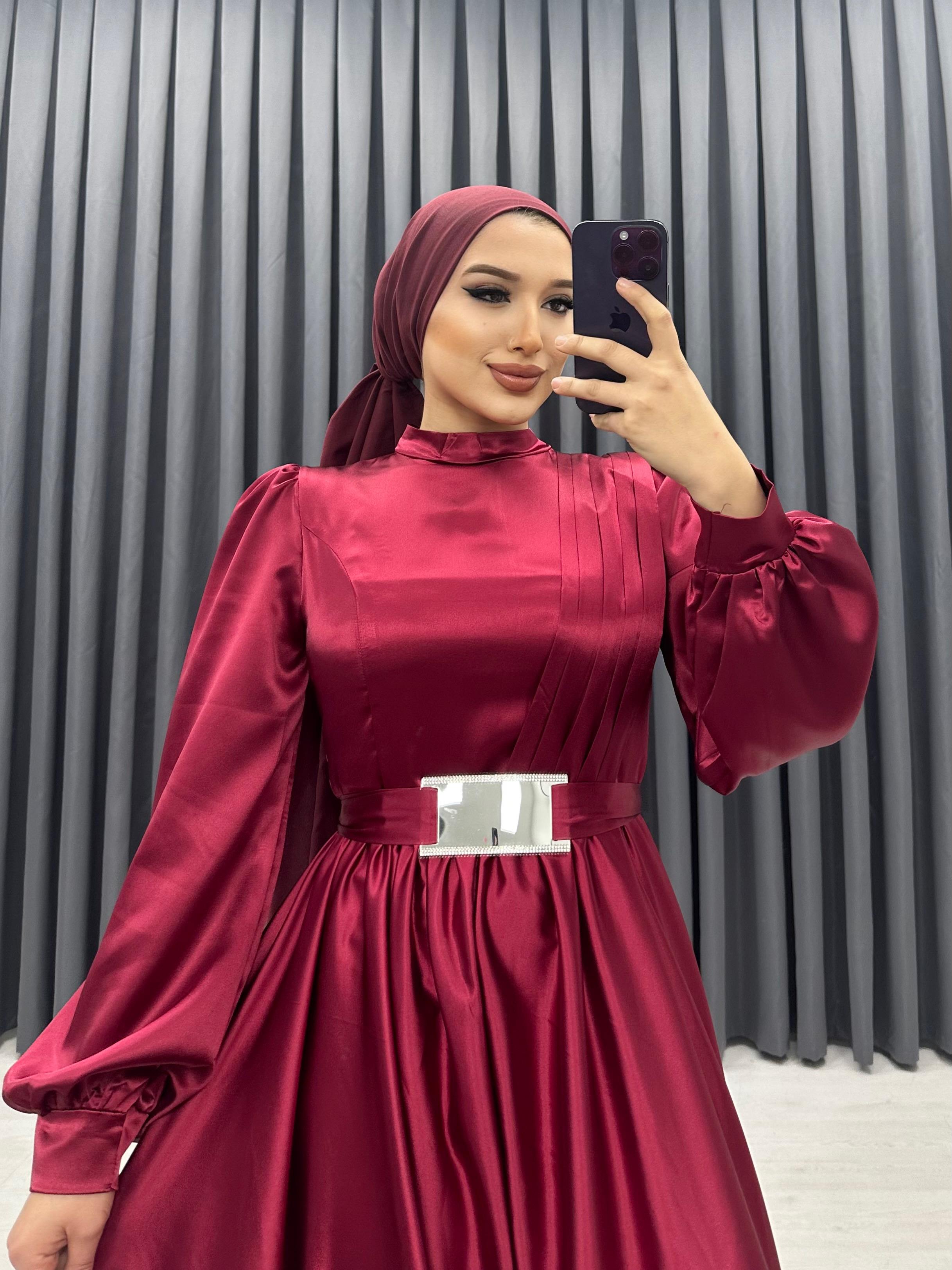 KEMER DETAYLI SATEN ABİYE KIRMIZI