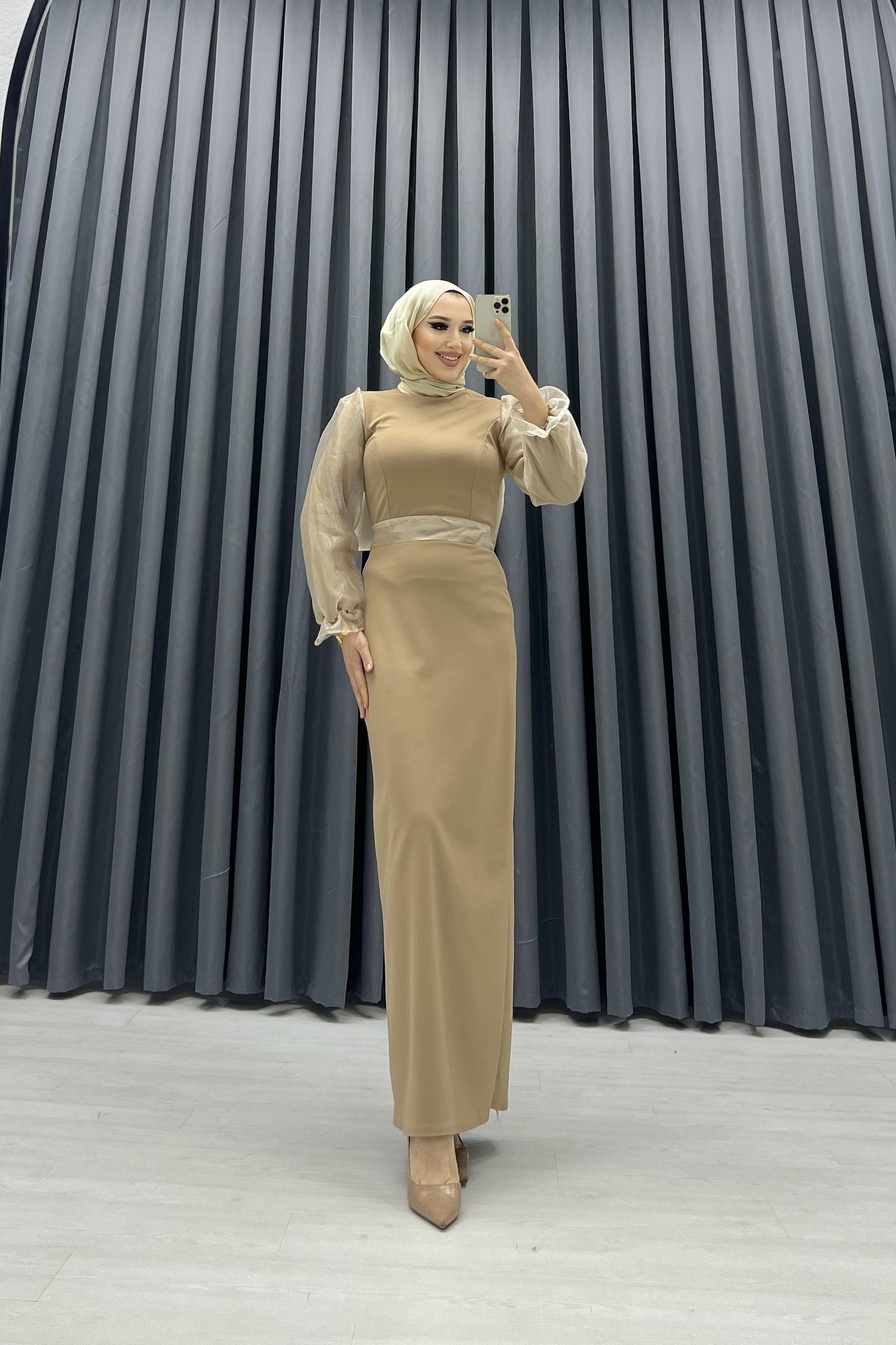 KOL ORGANZE ELBİSE BEJ