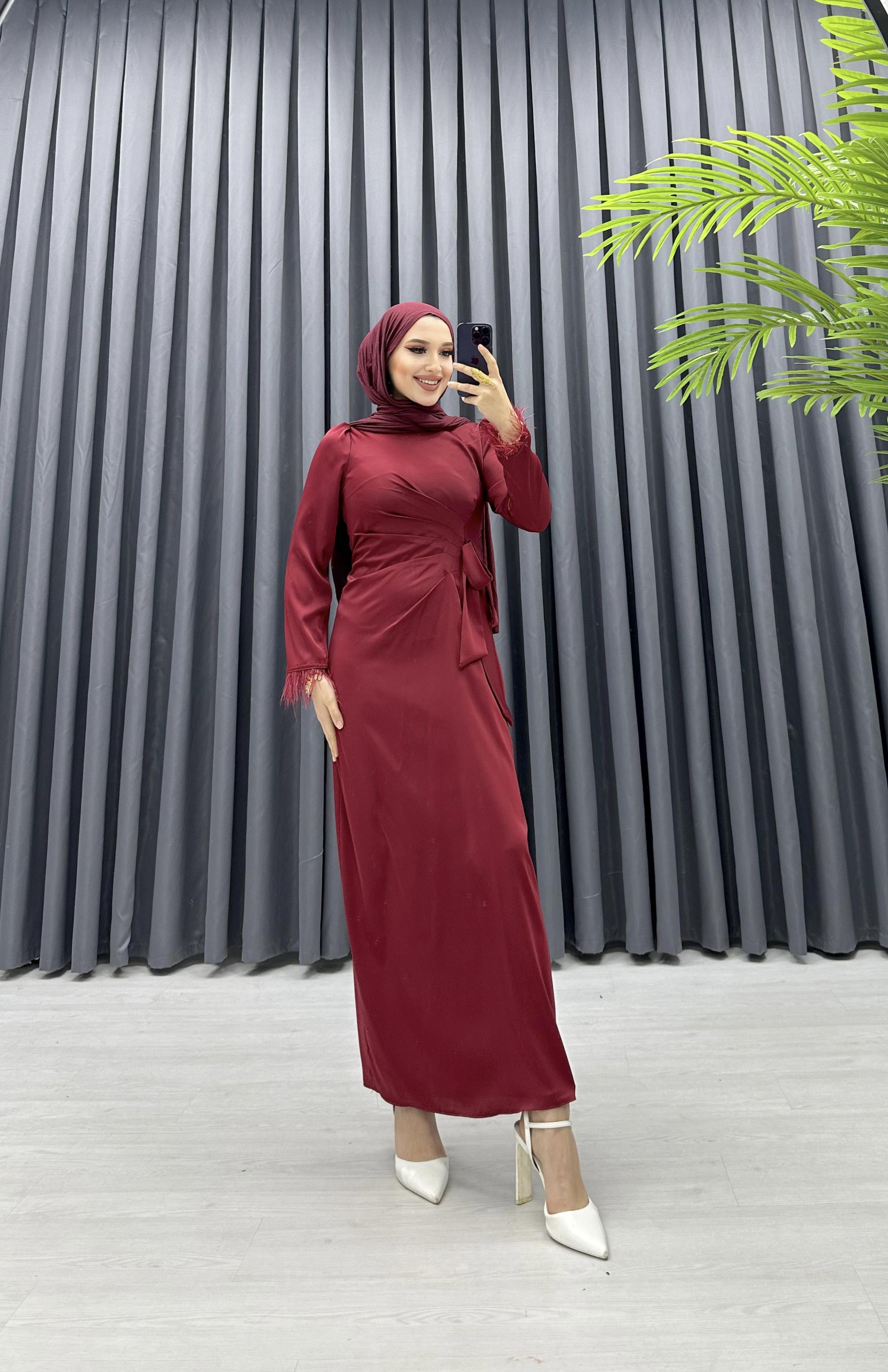 Kolları Tüylü Saten Elbise BORDO