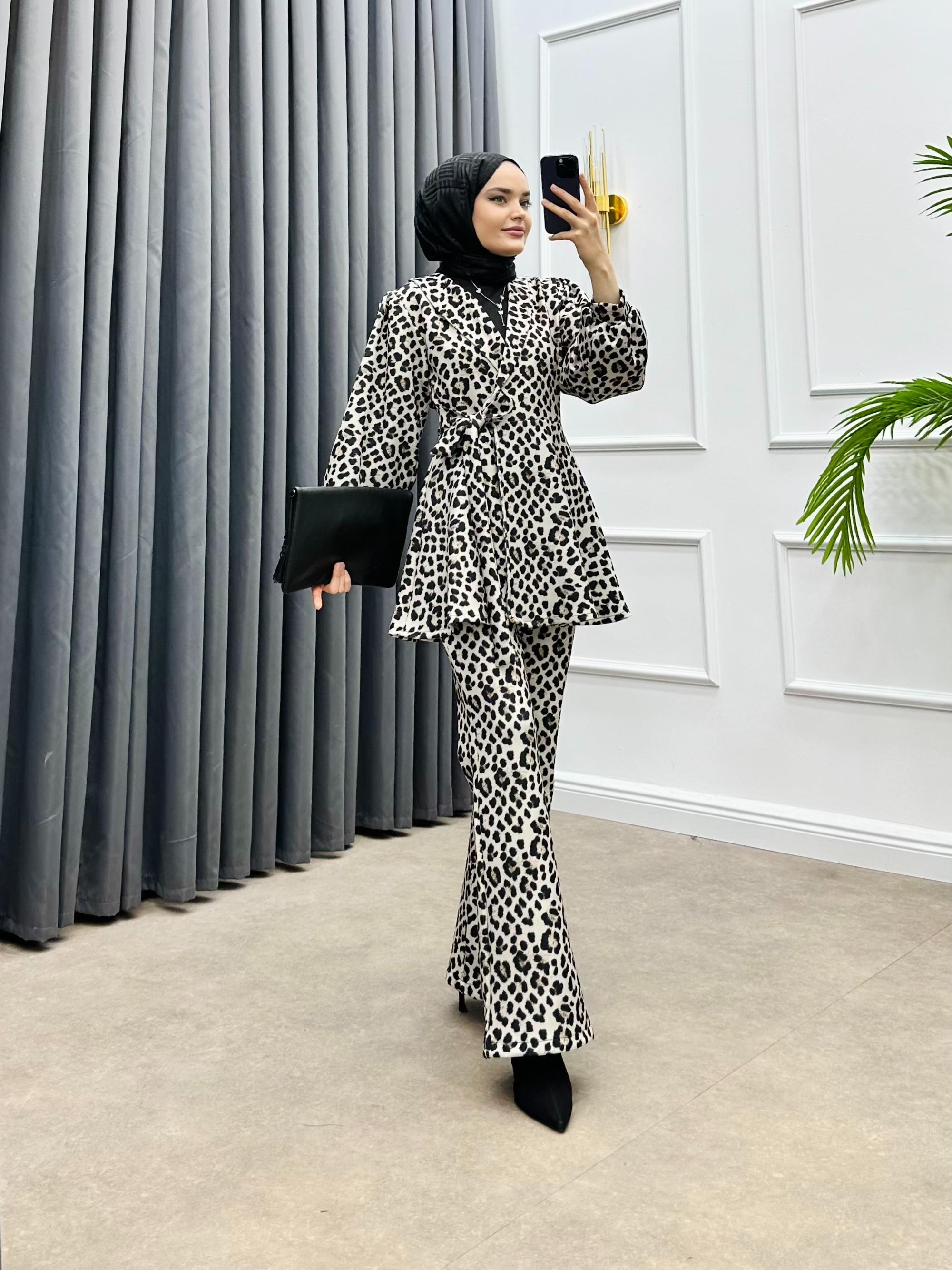 KRUVAZE YAKA LEOPAR SCUBA TAKIM BEJ