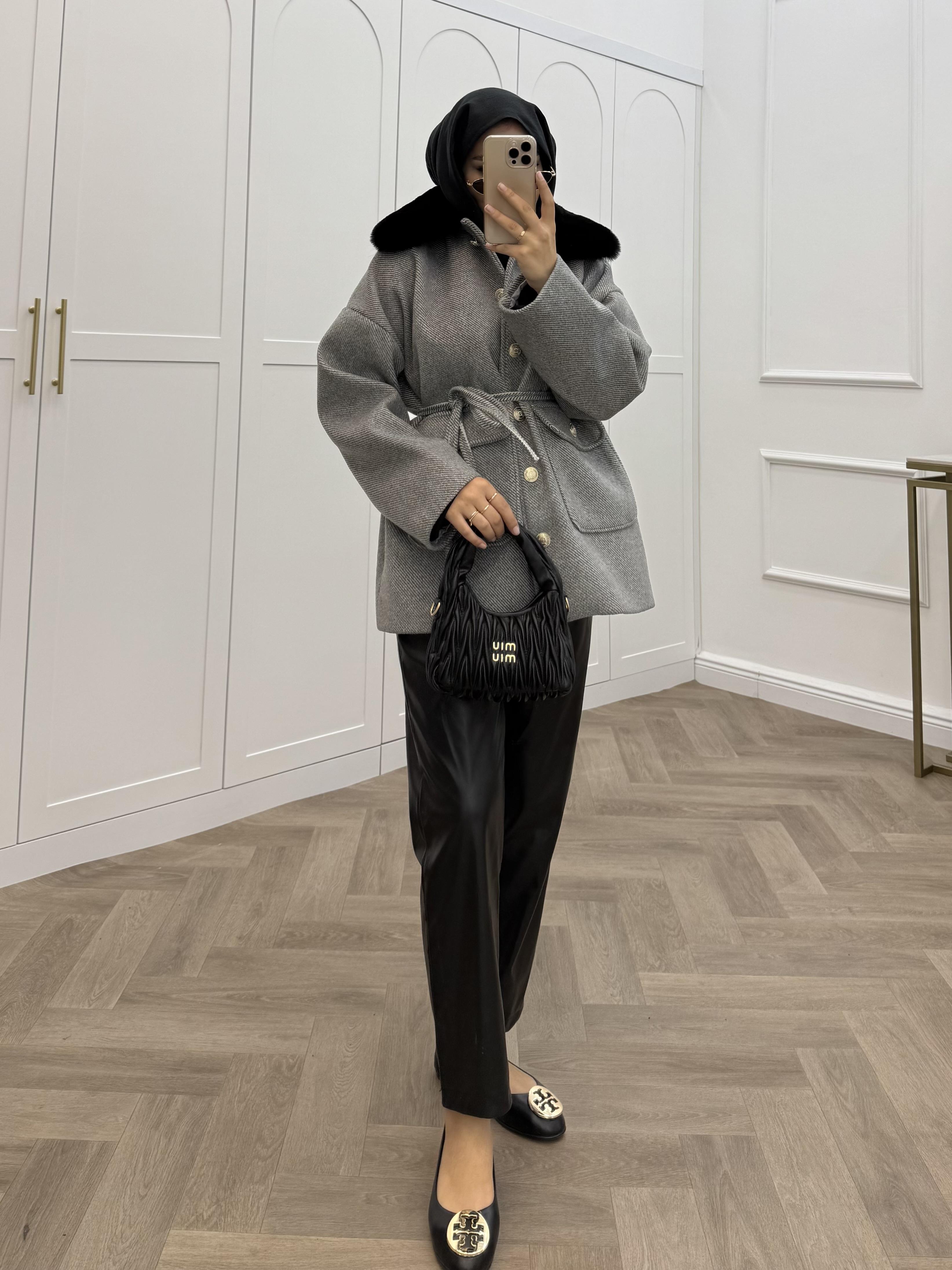 KÜRK YAKA GOLD DÜĞMELİ CEKET GRİ