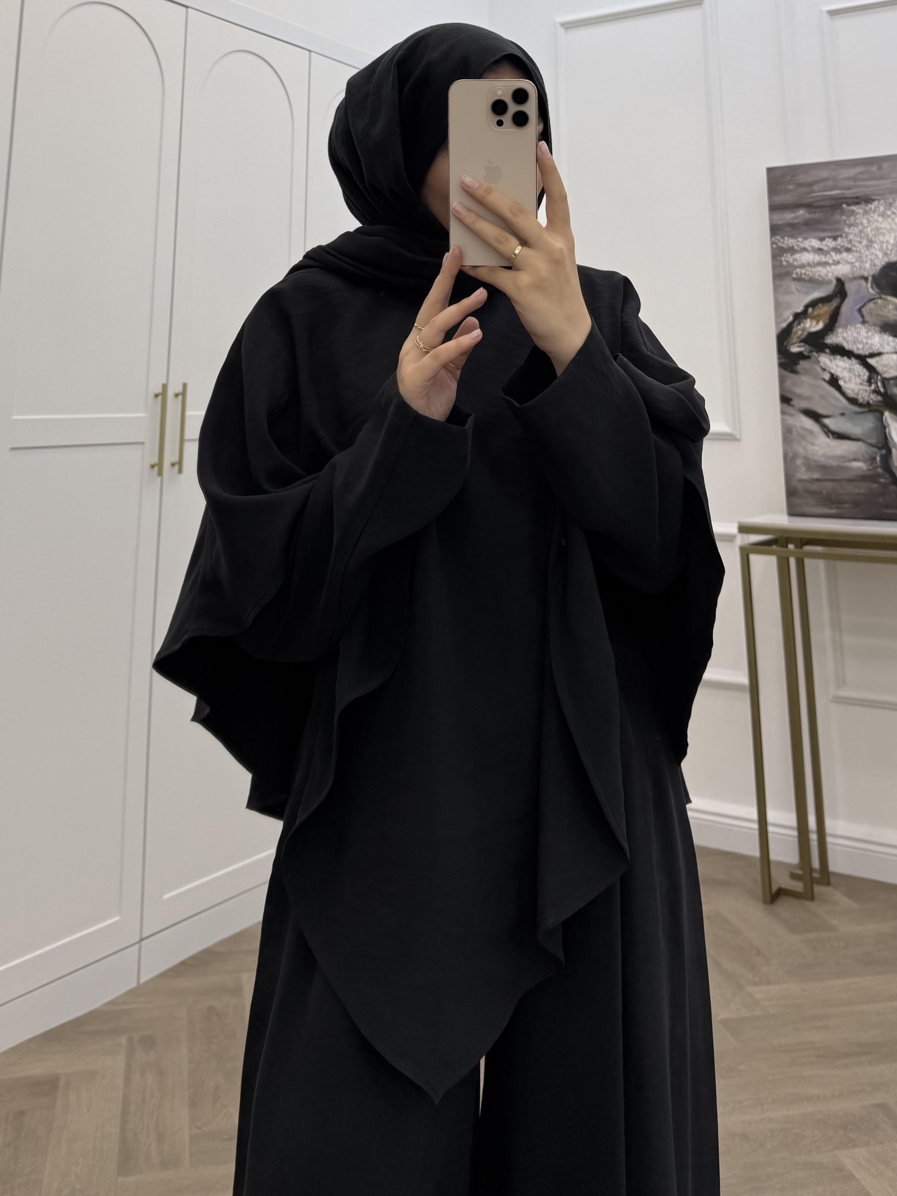 LARA PELERİNLİ PANTOLONLU TAKIM SİYAH