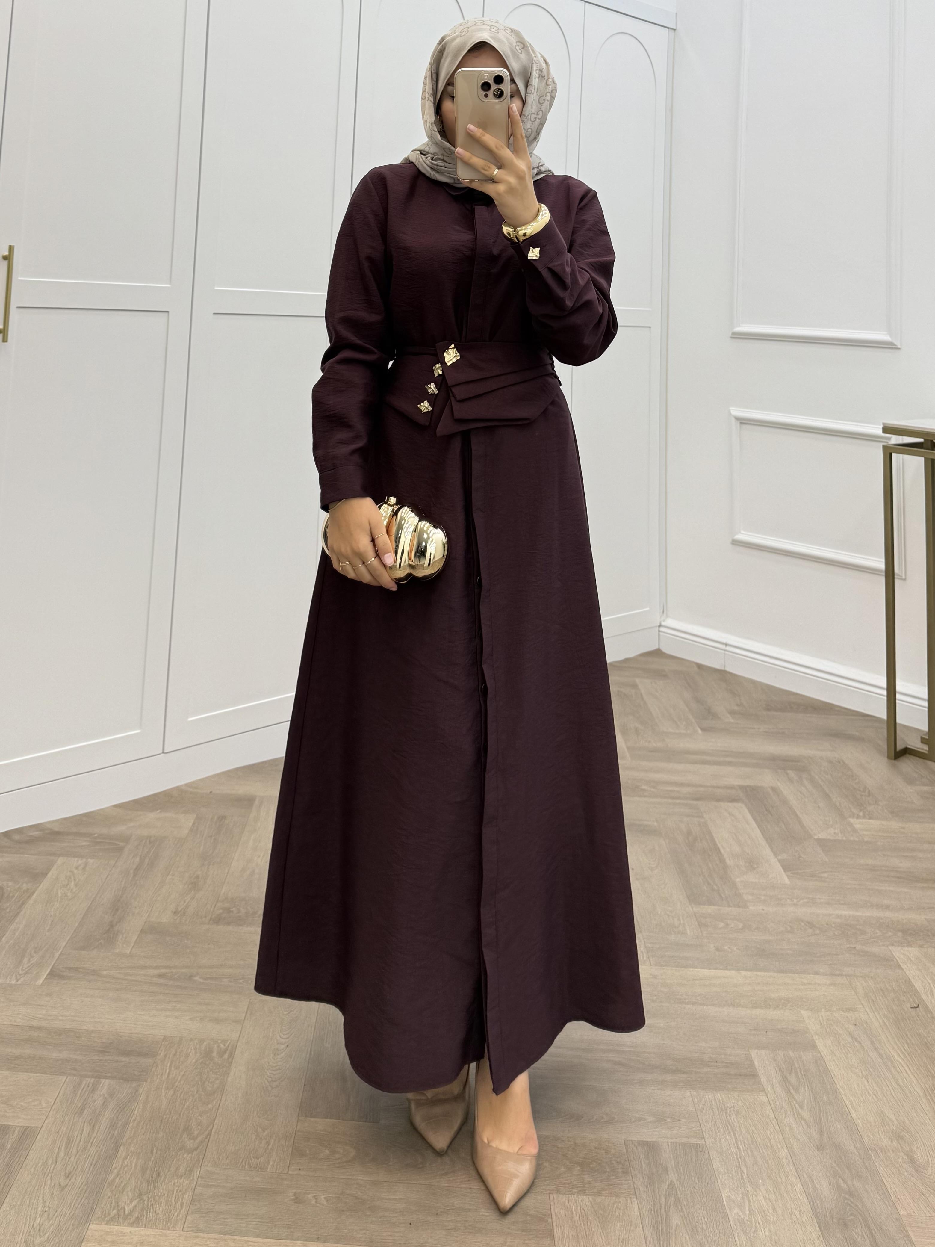 LASTİK KEMERLİ ÖNÜ DÜĞMELİ ELBİSE BORDO