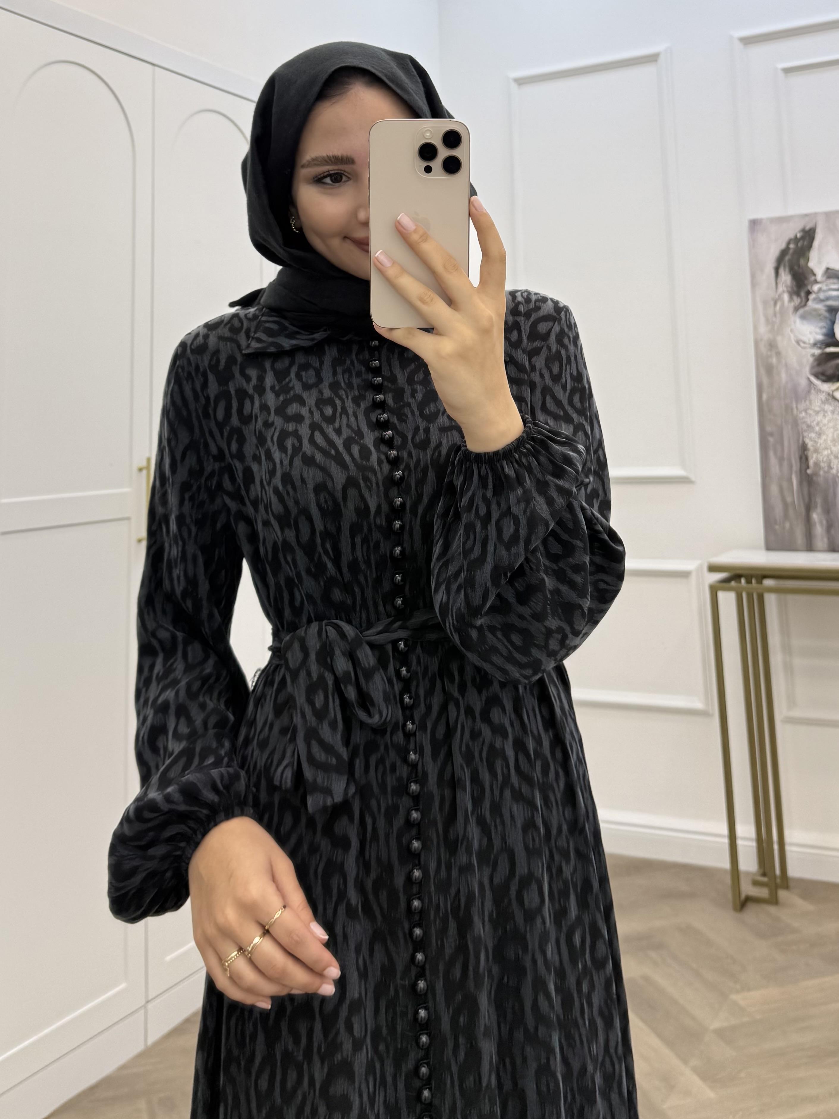 LEOPAR DESEN TAM BOY DÜĞMELİ ELBİSE SİYAH