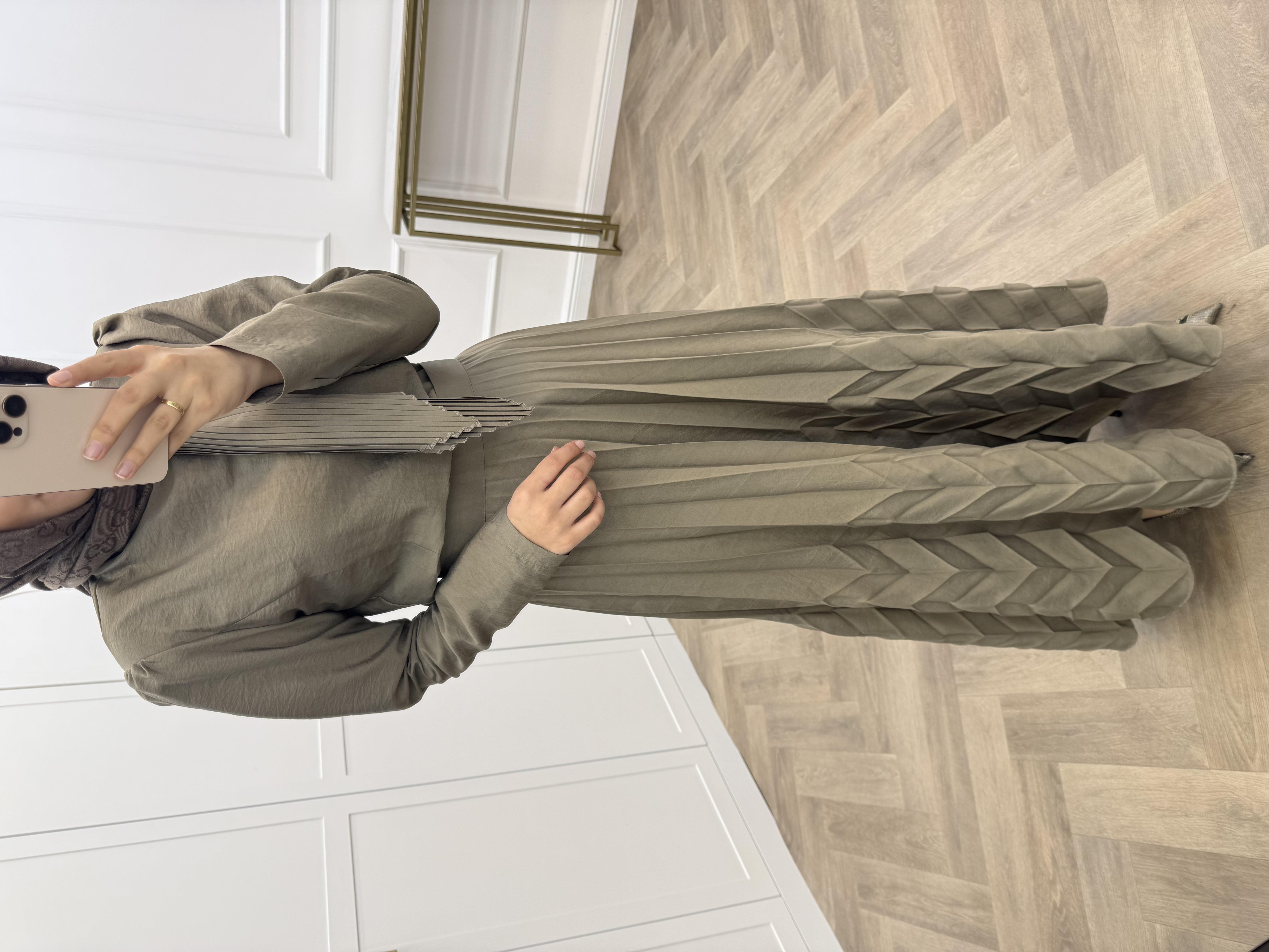 MERAL ETEKLİ TAKIM VİZON