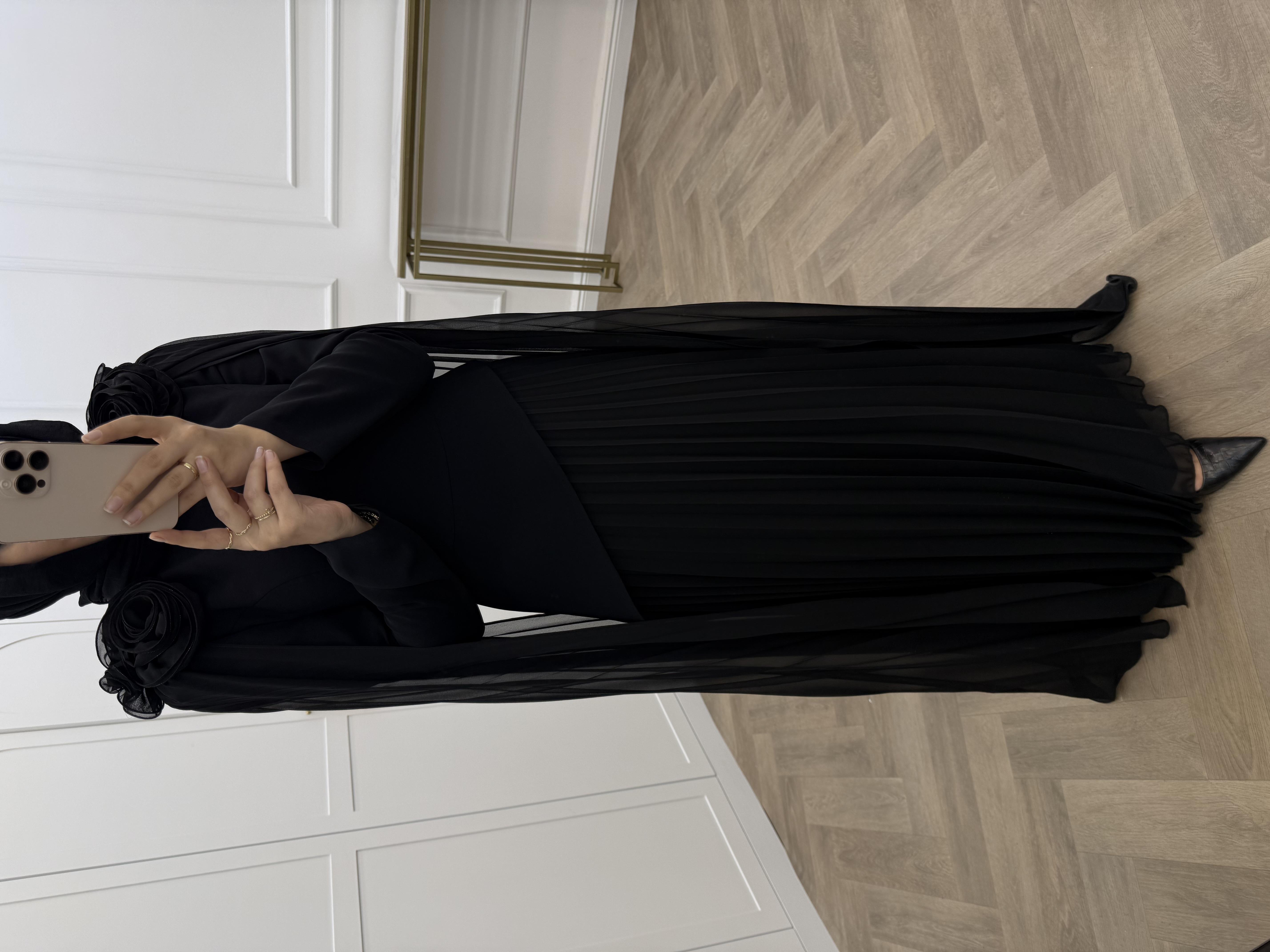 OMZU ÇİÇEK DETAYLI ŞİFON ELBİSE SİYAH