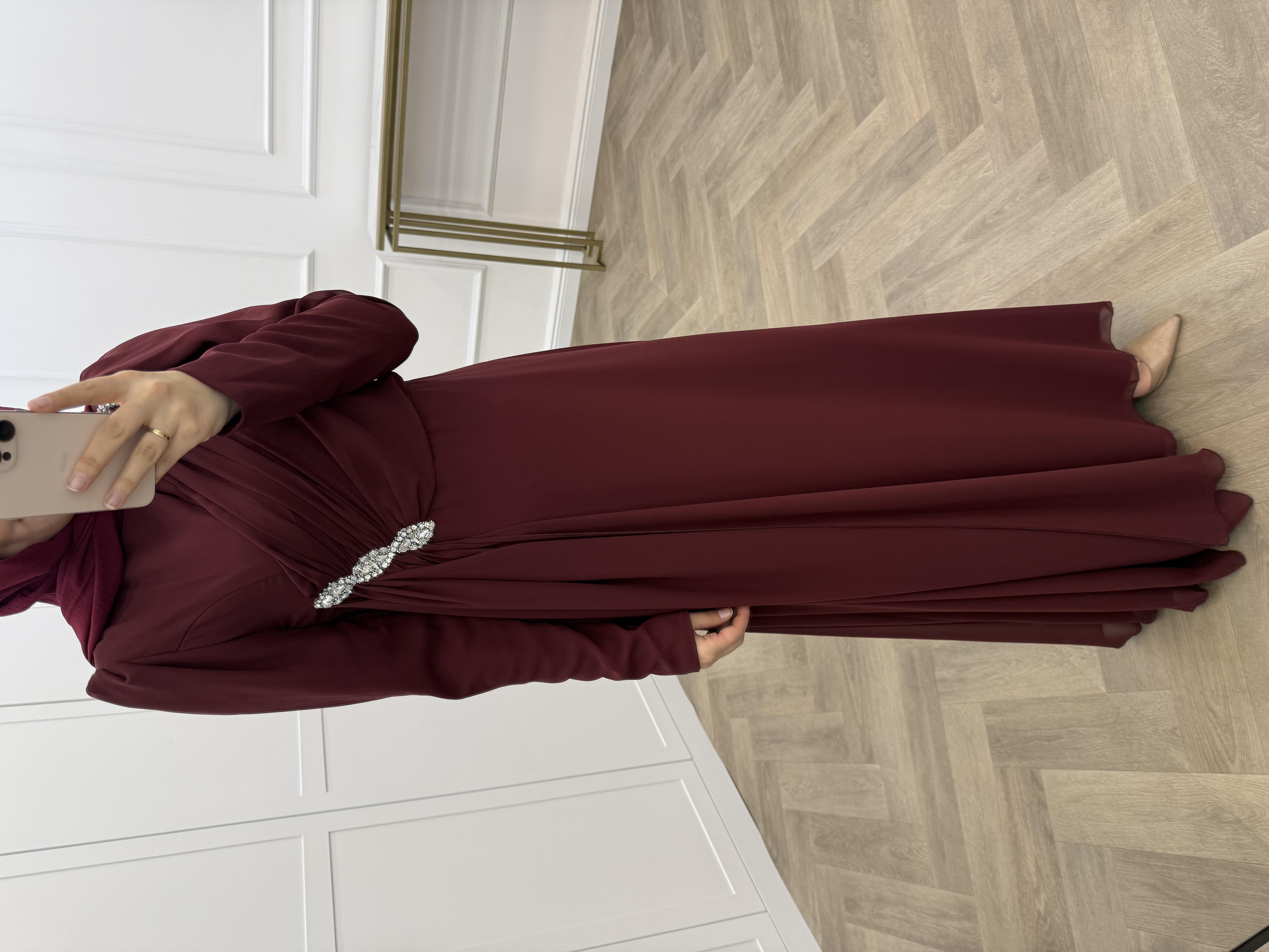 OMZU TAŞLI ŞİFON ELBİSE BORDO