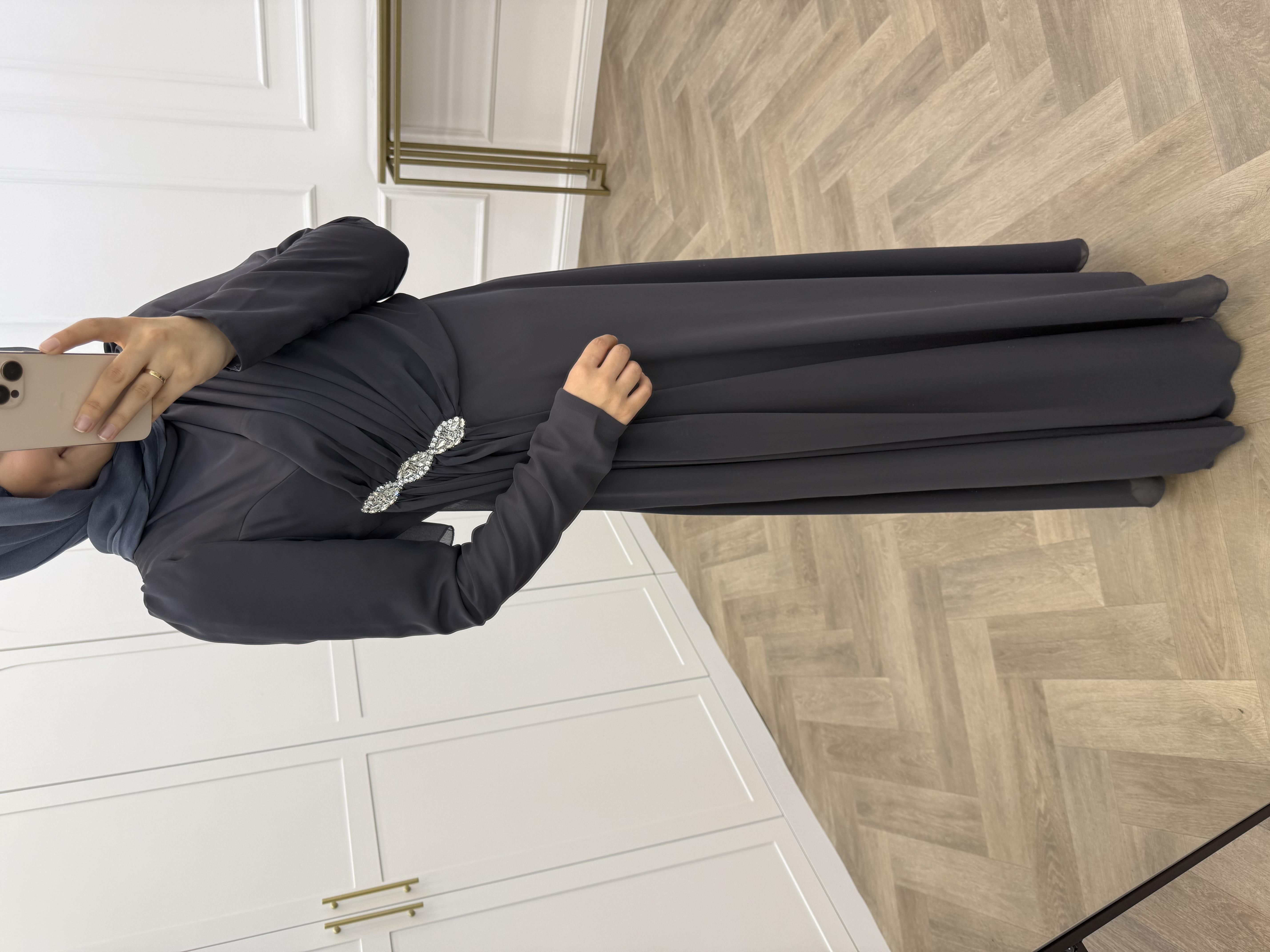 OMZU TAŞLI ŞİFON ELBİSE GRİ