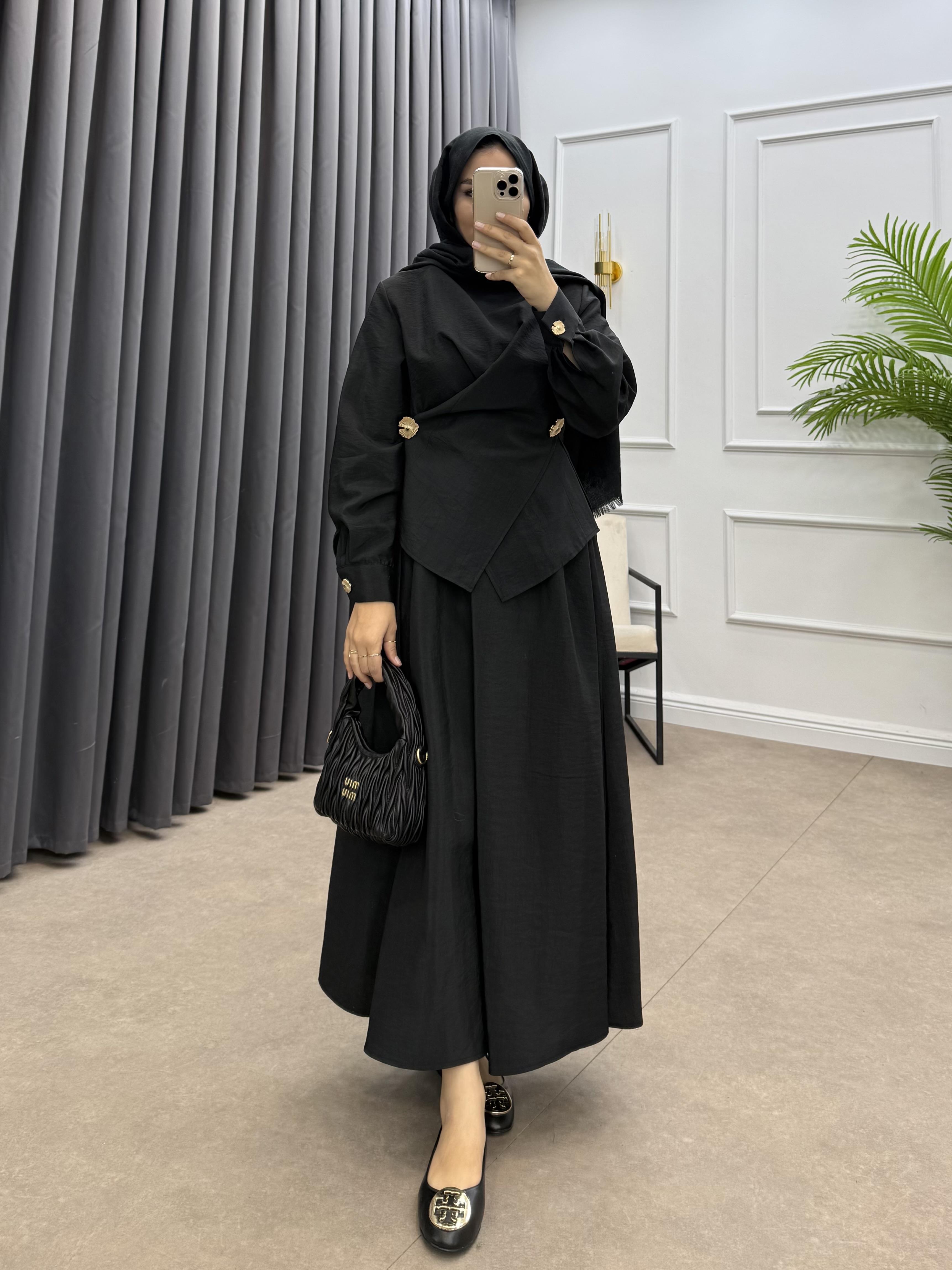 ÖNDEN ÇAPRAZ BAĞLAMALI ETEKLİ TAKIM SİYAH