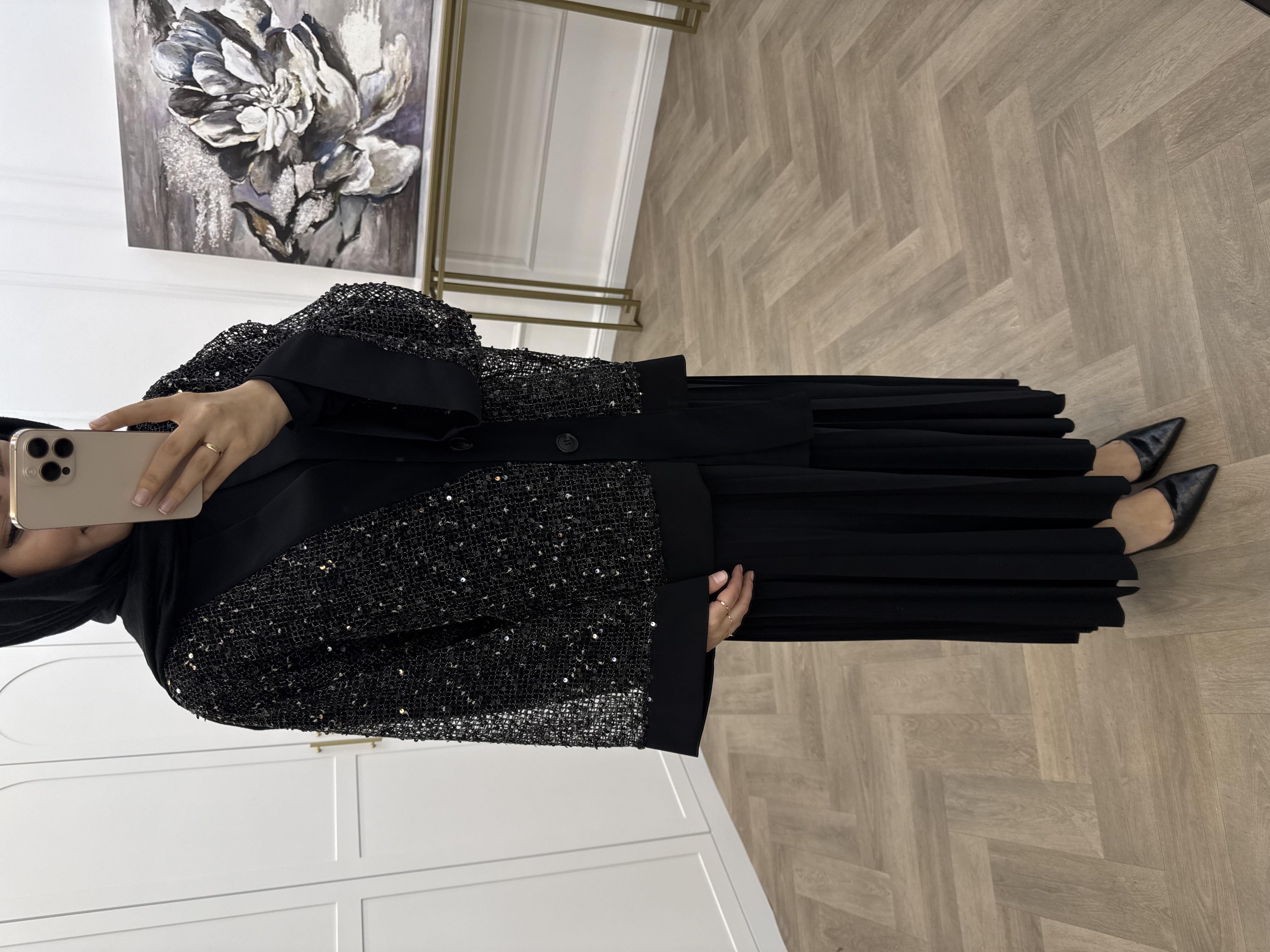 PAYETLİ ÜÇLÜ ETEKLİ TAKIM SİYAH