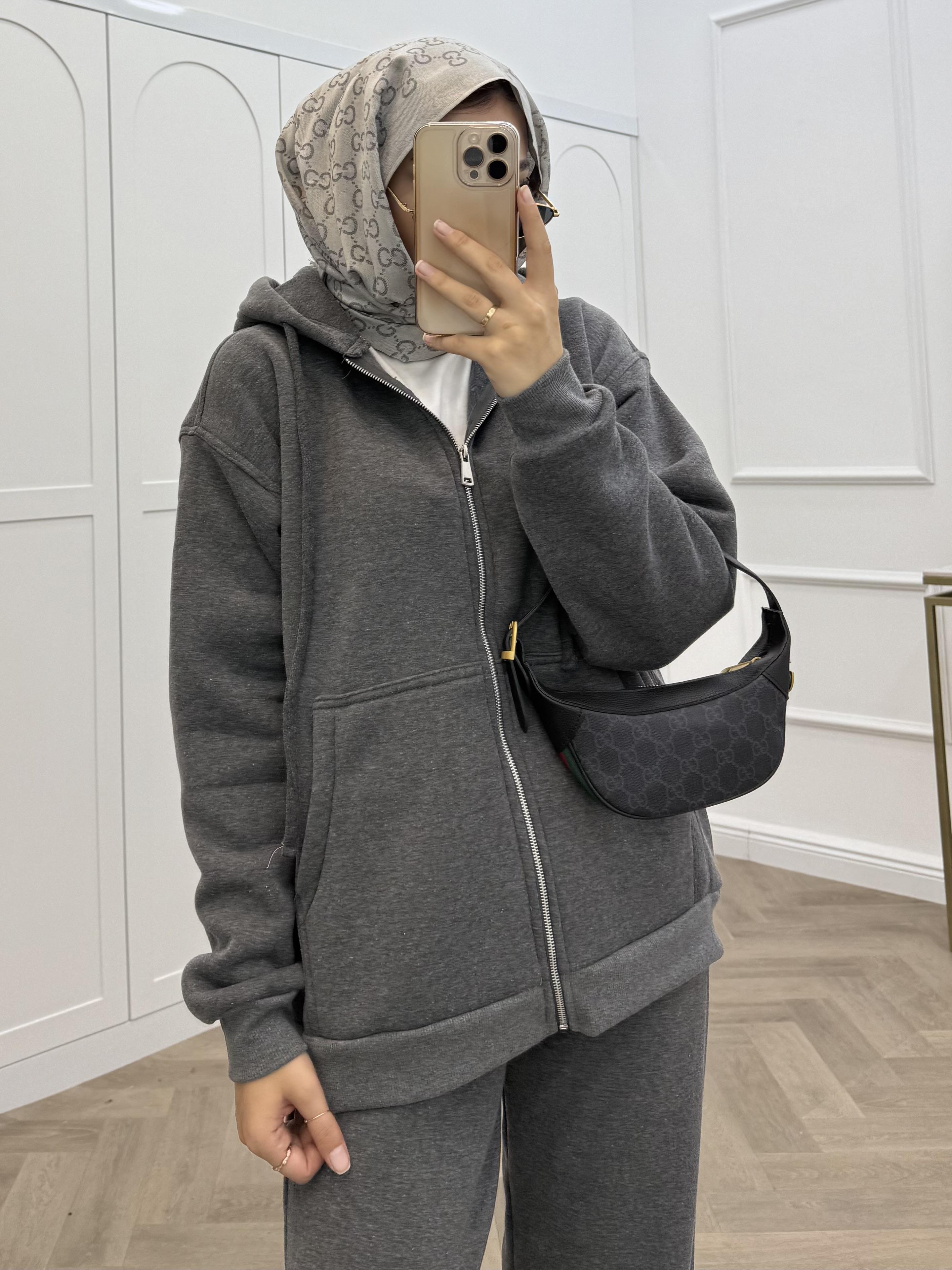 ŞARDONLU FERMUARLI TAKIM FÜME