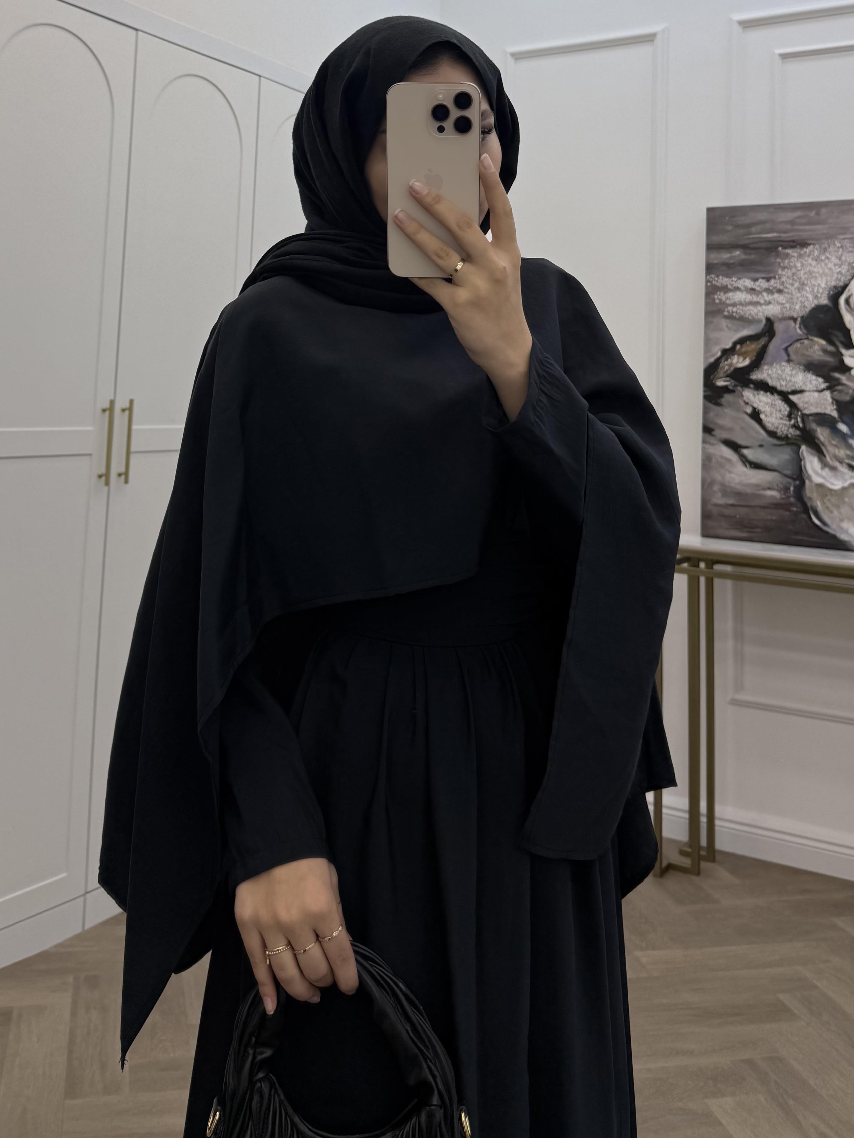 SEVA PELERİNLİ ELBİSE  SİYAH